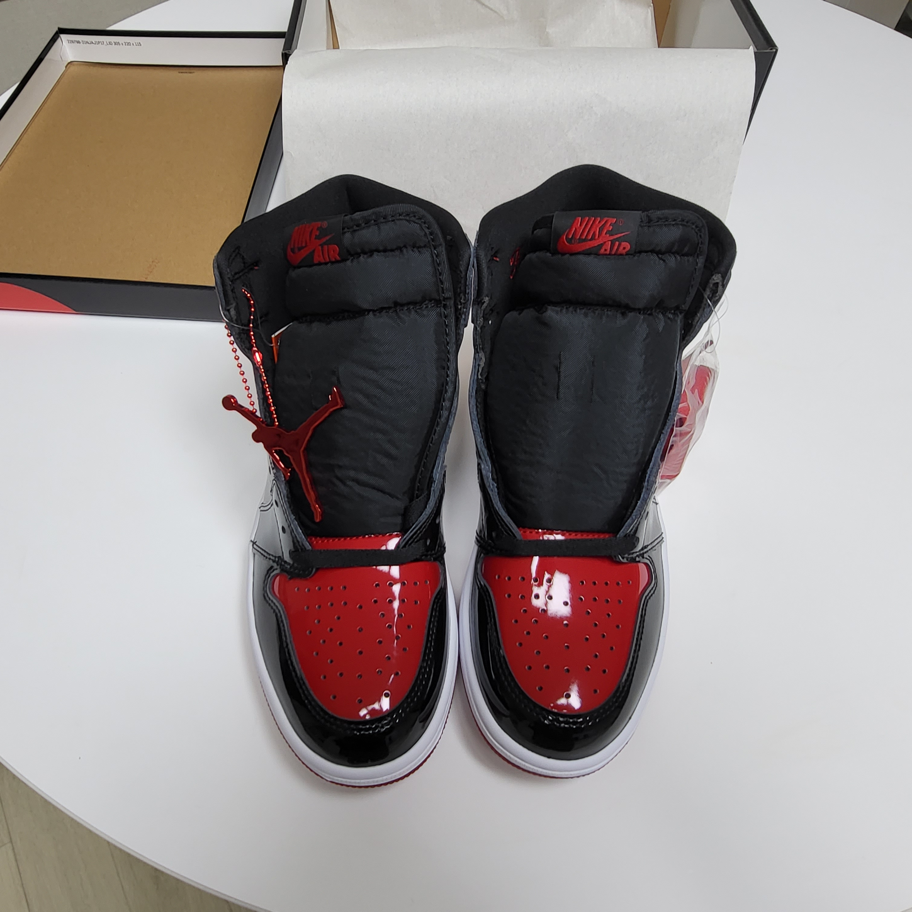 Jordan 1 Retro High OG Patent Bred 착용 스타일 - 2