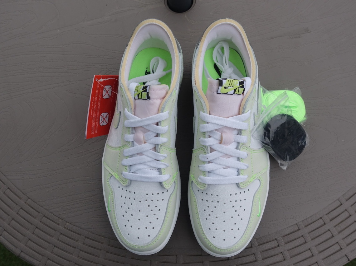 Jordan 1 Low OG Ghost Green 착용 스타일 - 4