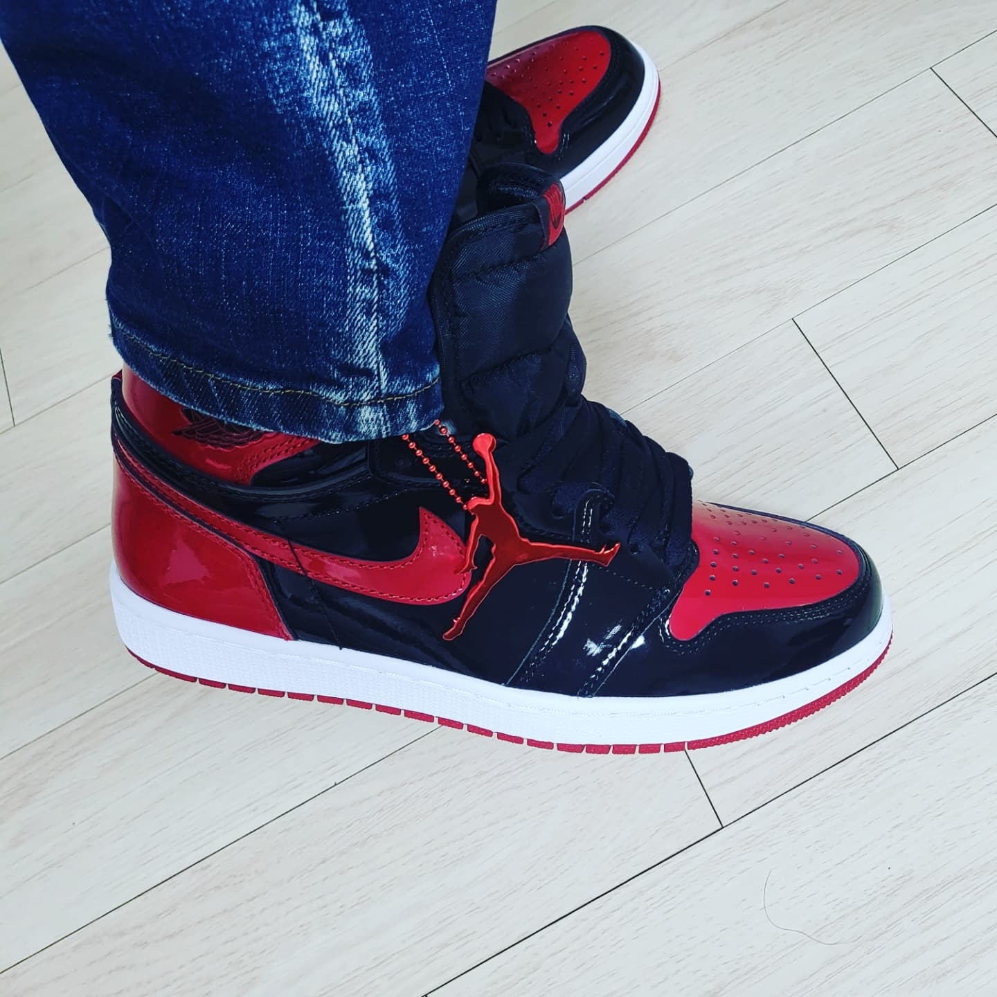 Jordan 1 Retro High OG Patent Bred 착용 스타일 - 1