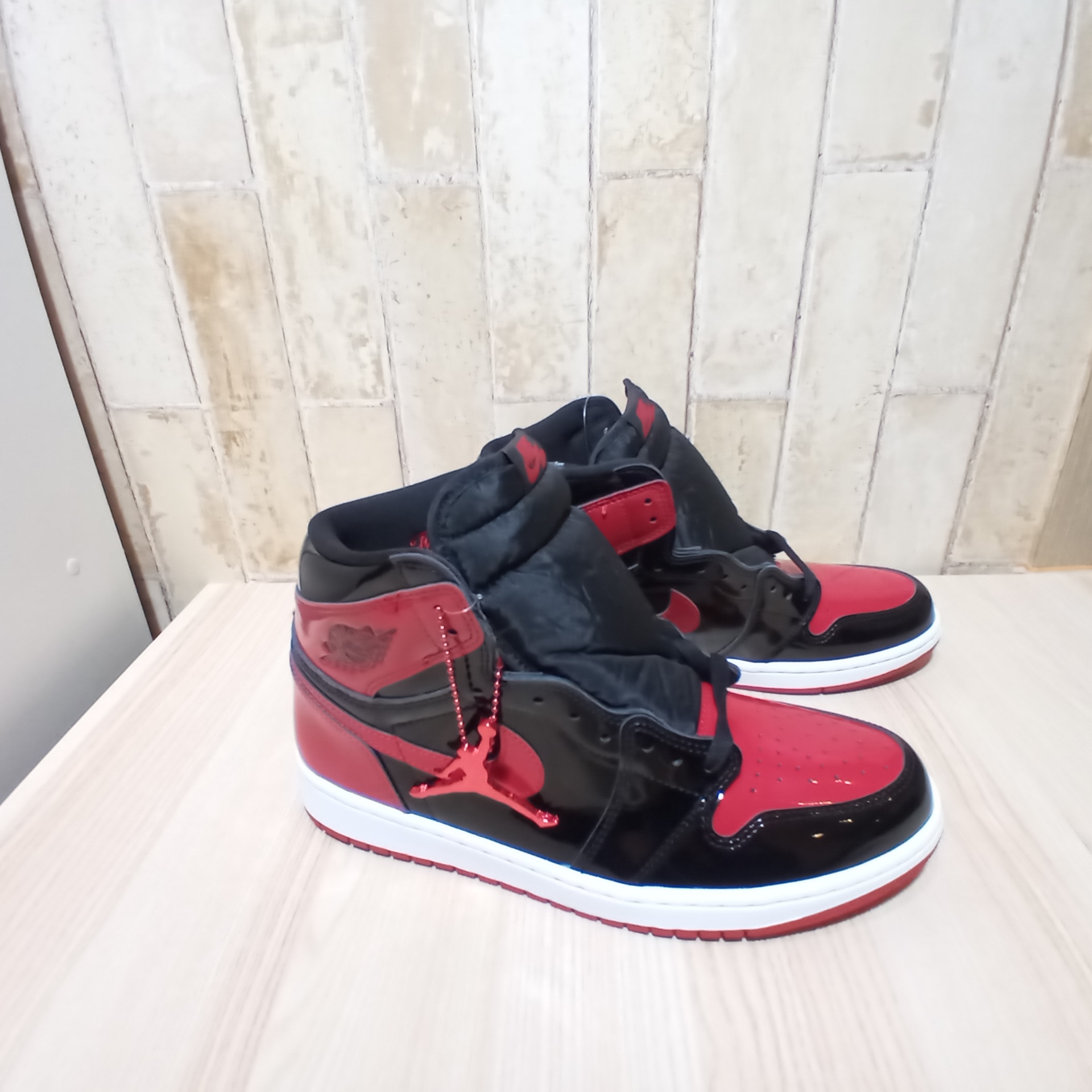 Jordan 1 Retro High OG Patent Bred 착용 스타일 - 2