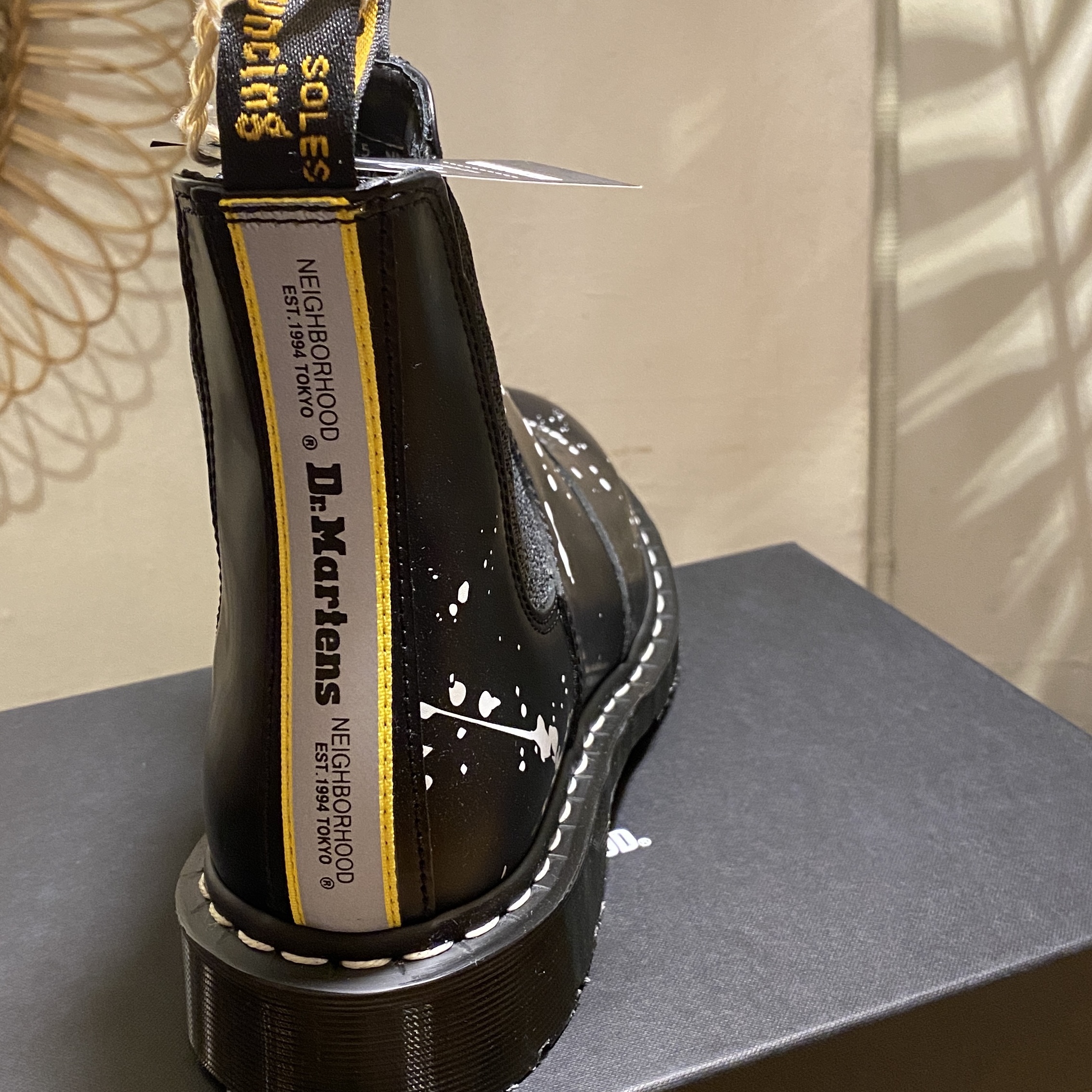 Dr. Martens x Neighborhood 2976 Black Smooth 착용 스타일 - 2