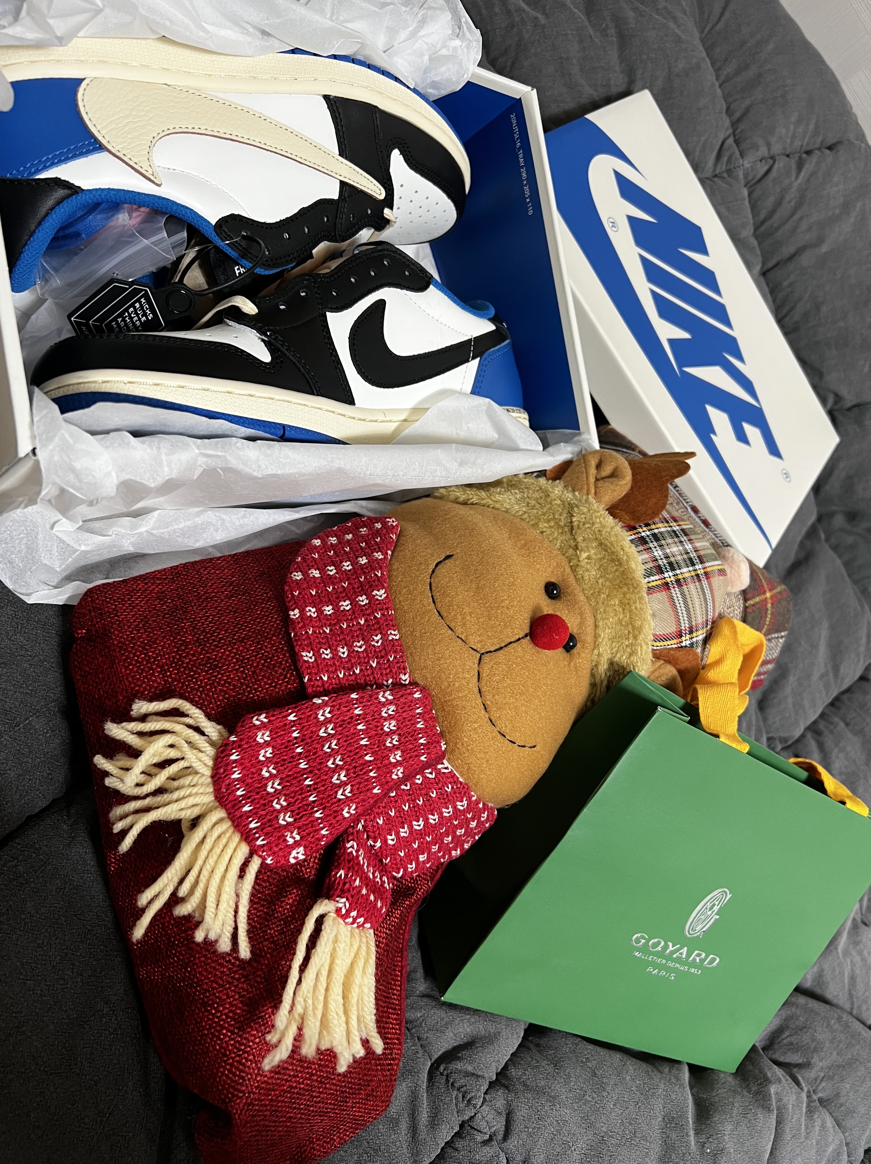 Jordan 1 x Travis Scott x Fragment Retro Low OG SP Military Blue 착용 스타일