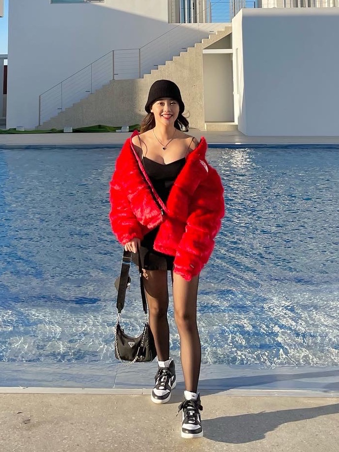 Supreme x The North Face Faux Fur Nuptse Jacket Red - 20FW, Nike x Ambush Dunk High Black 착용 스타일 - 2