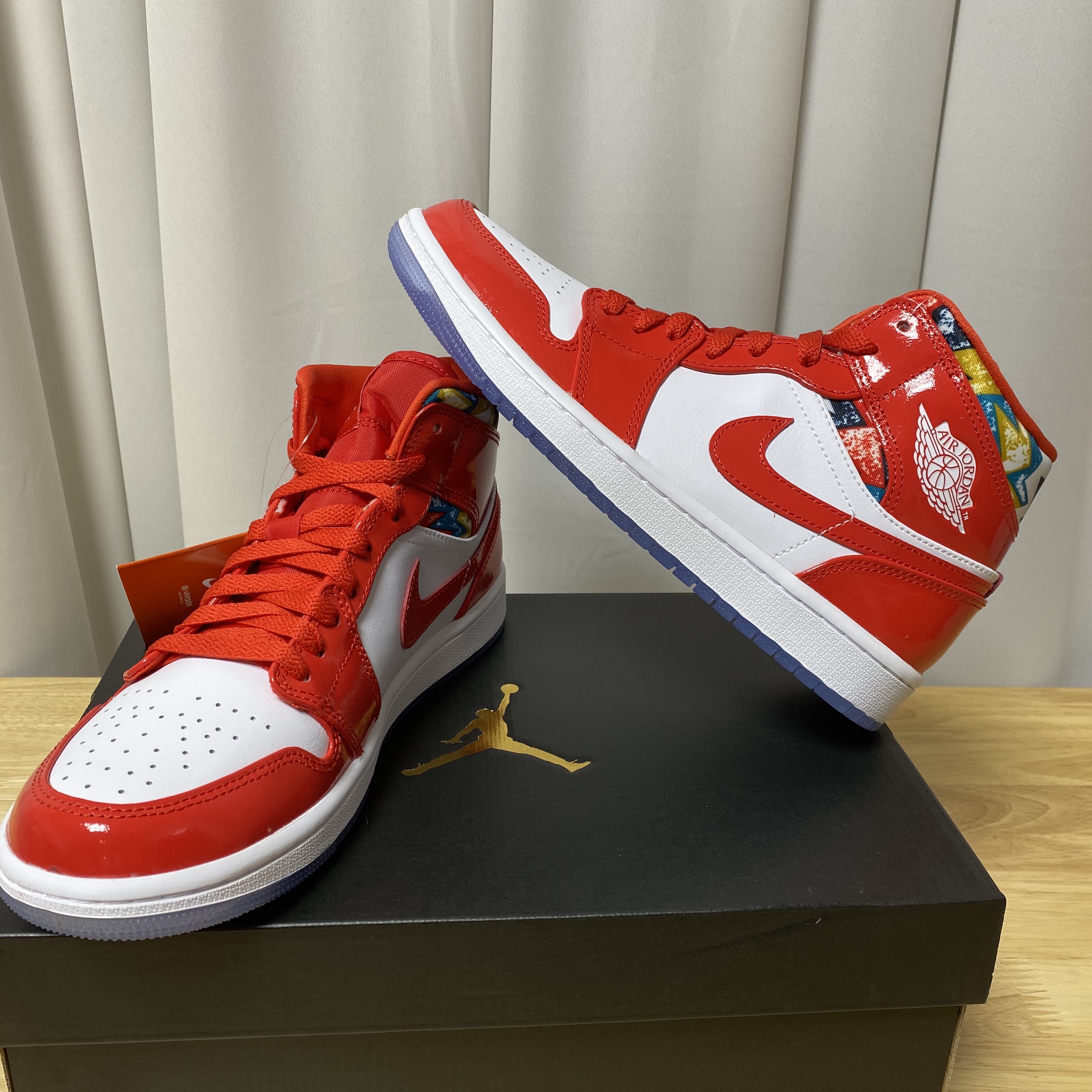Jordan 1 Mid SE Barcelona Sweater 착용 스타일 - 1