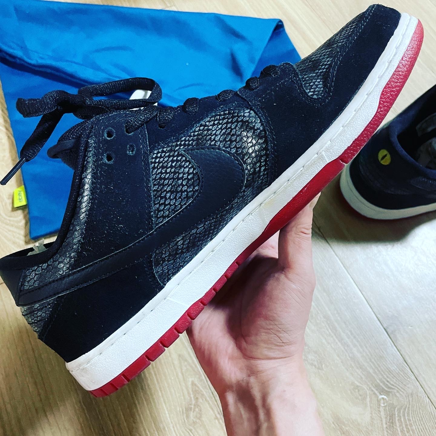 Nike Dunk Low Premium SB Snakeskin 착용 스타일 - 2