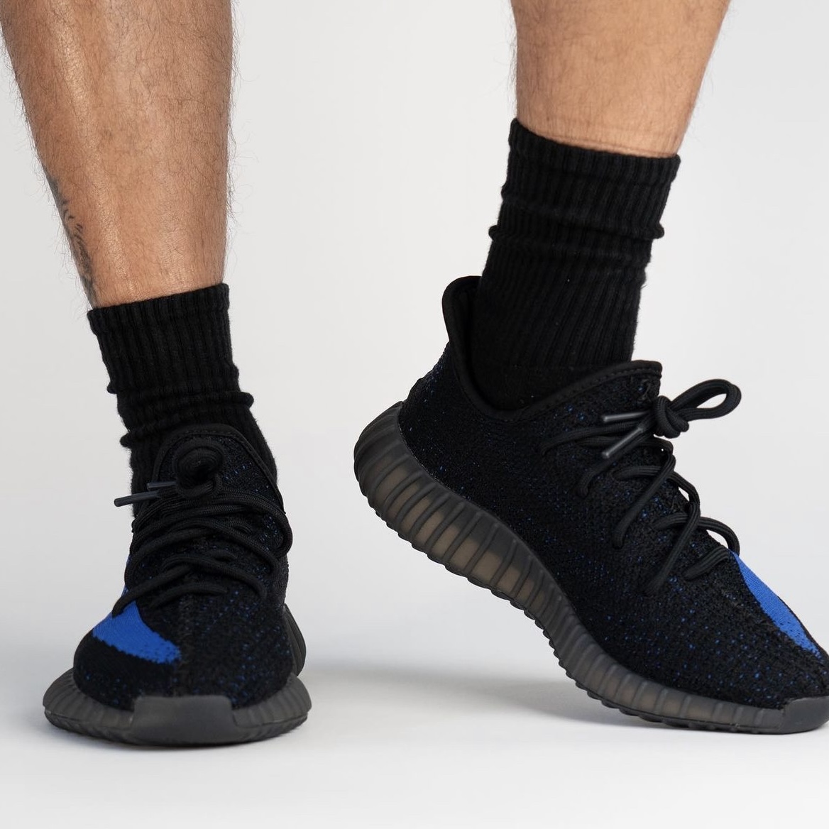 Adidas Yeezy Boost 350 V2 Dazzling Blue, (Kids) Adidas Yeezy Boost 350 V2 Dazzling Blue 착용 스타일 - 4