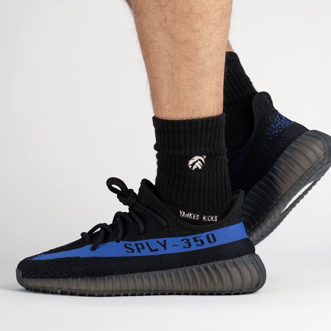 Adidas Yeezy Boost 350 V2 Dazzling Blue, (Kids) Adidas Yeezy Boost 350 V2 Dazzling Blue 착용 스타일 - 3