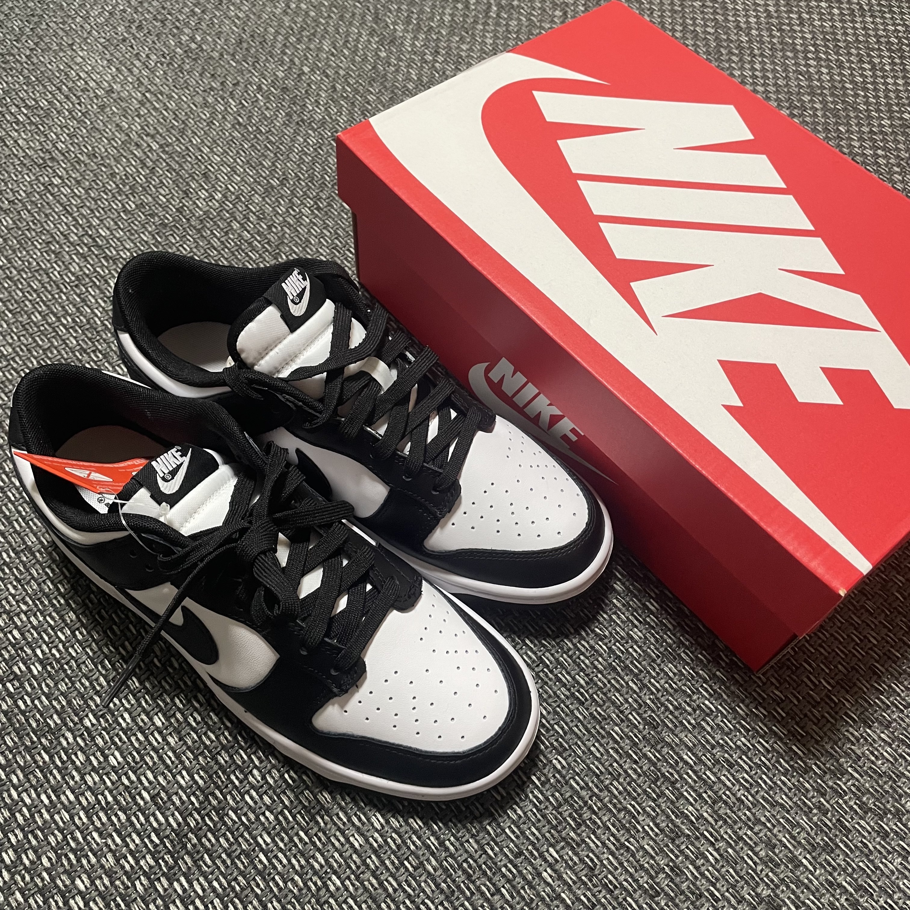 Nike Dunk Low Retro Black 착용 스타일