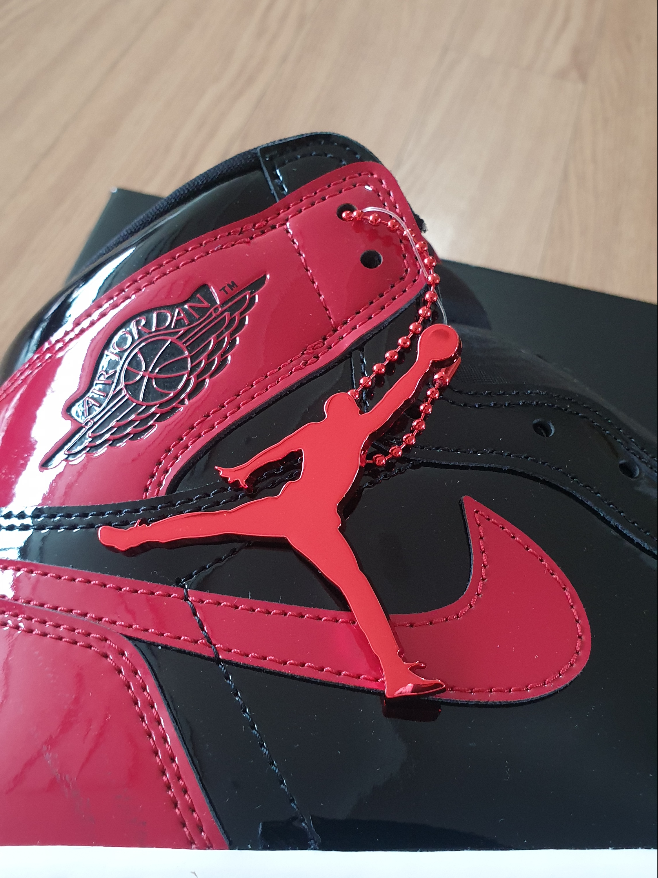 Jordan 1 Retro High OG Patent Bred 착용 스타일 - 2