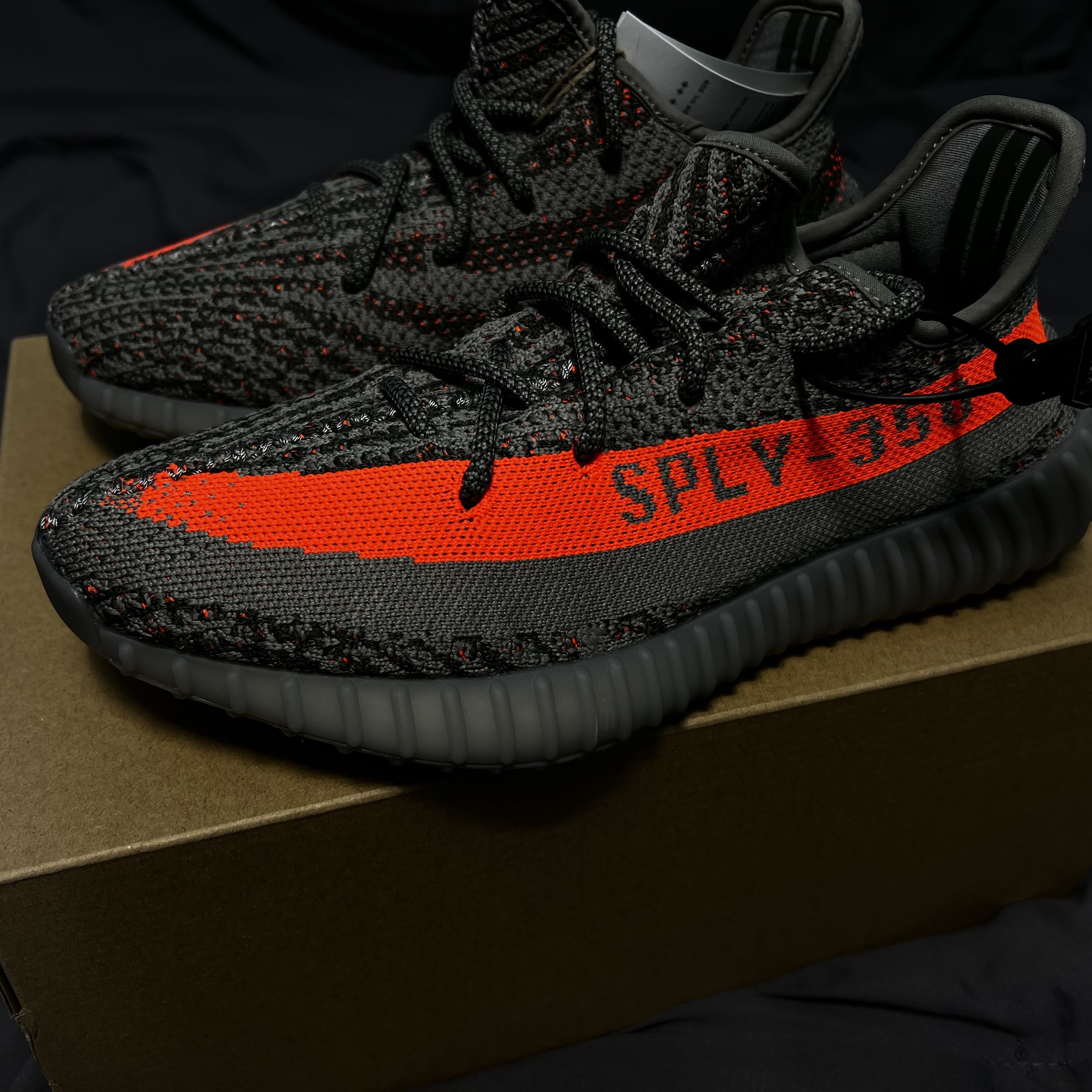 Adidas Yeezy Boost 350 V2 Beluga - Reflective 착용 스타일 - 4