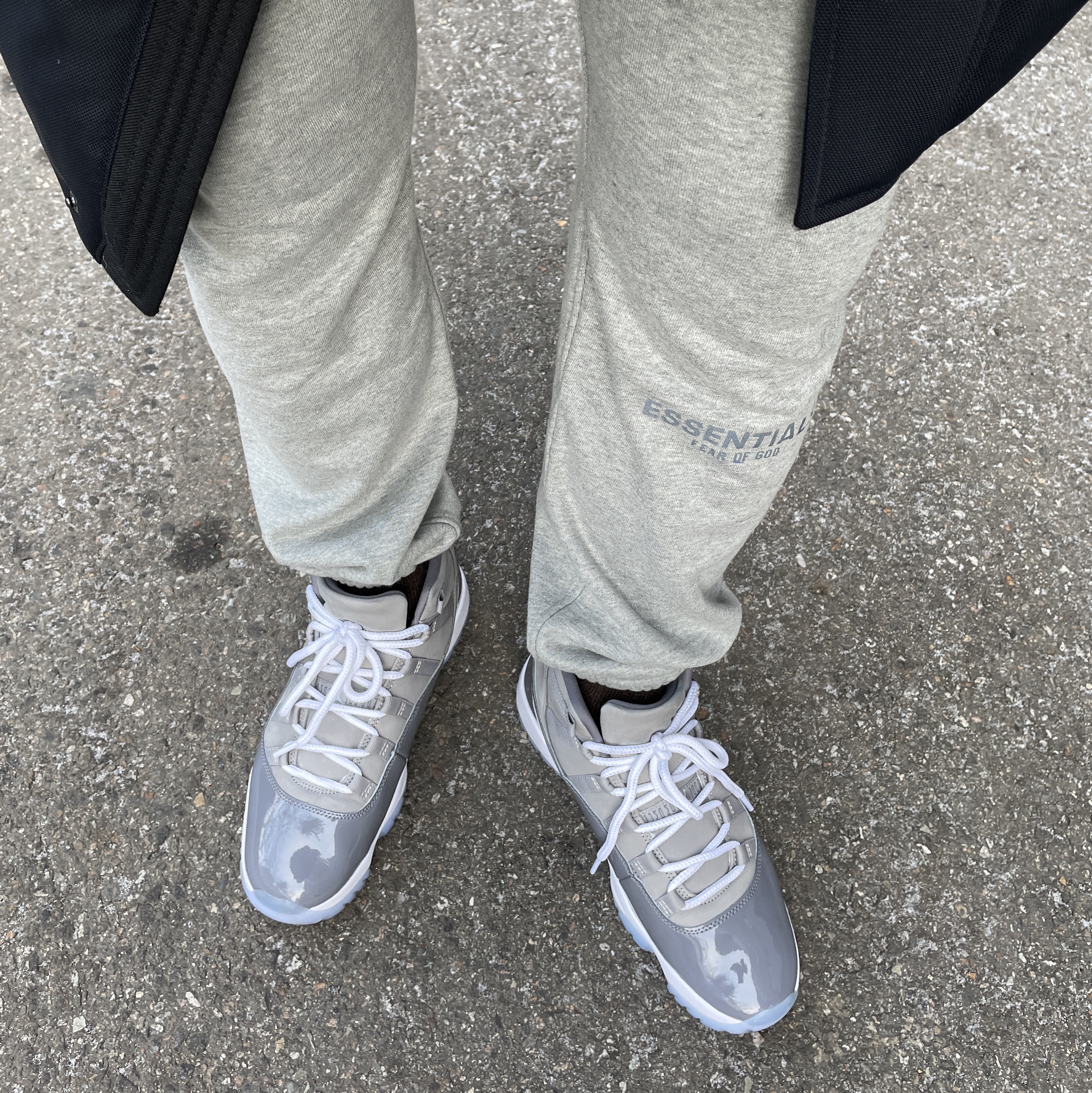 Jordan 11 Retro Cool Grey 2021, Essentials Sweatpants Heather Oatmeal - 21SS 착용 스타일