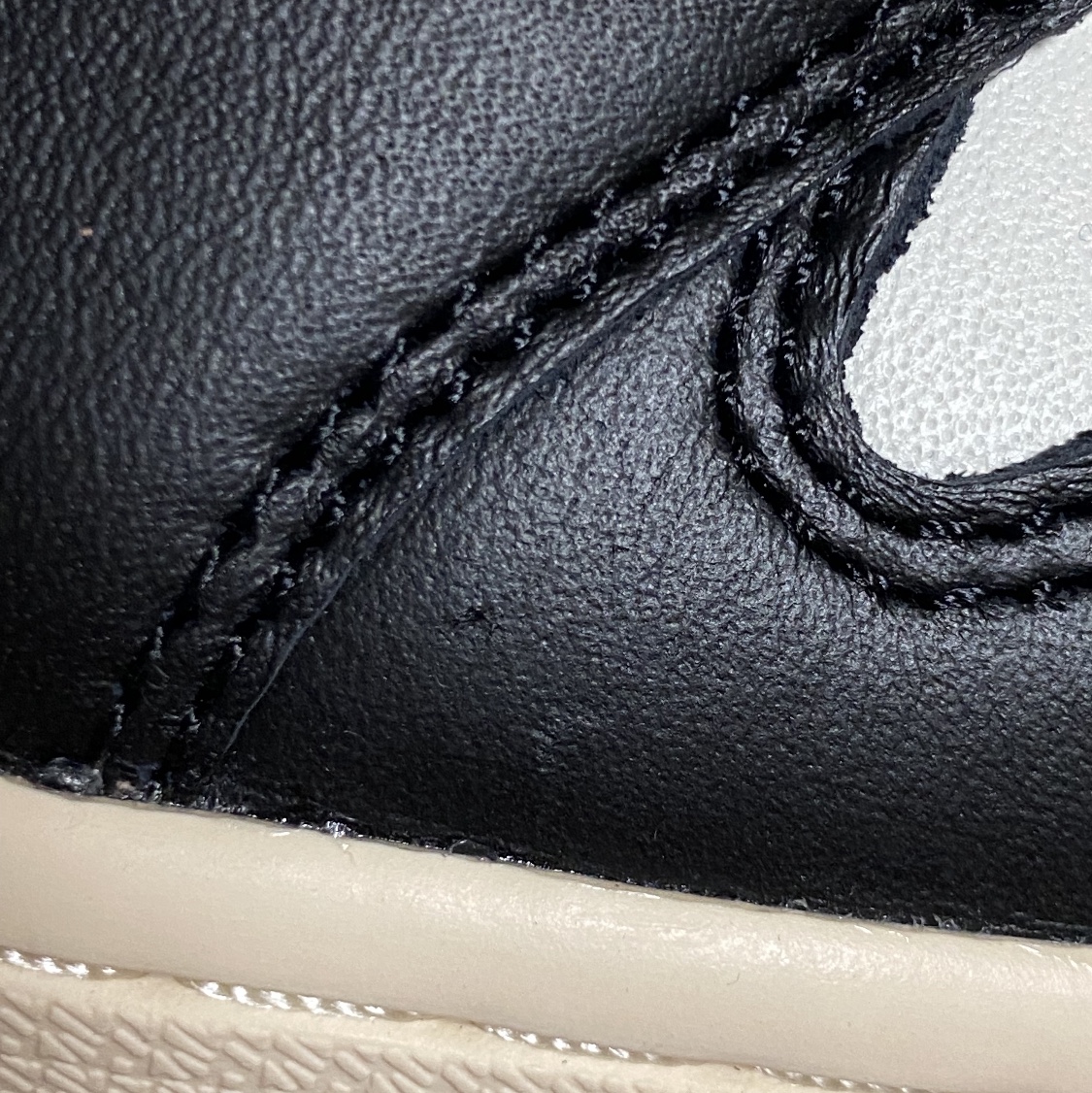 Jordan 1 x Travis Scott x Fragment Retro Low OG SP Military Blue 착용 스타일 - 1