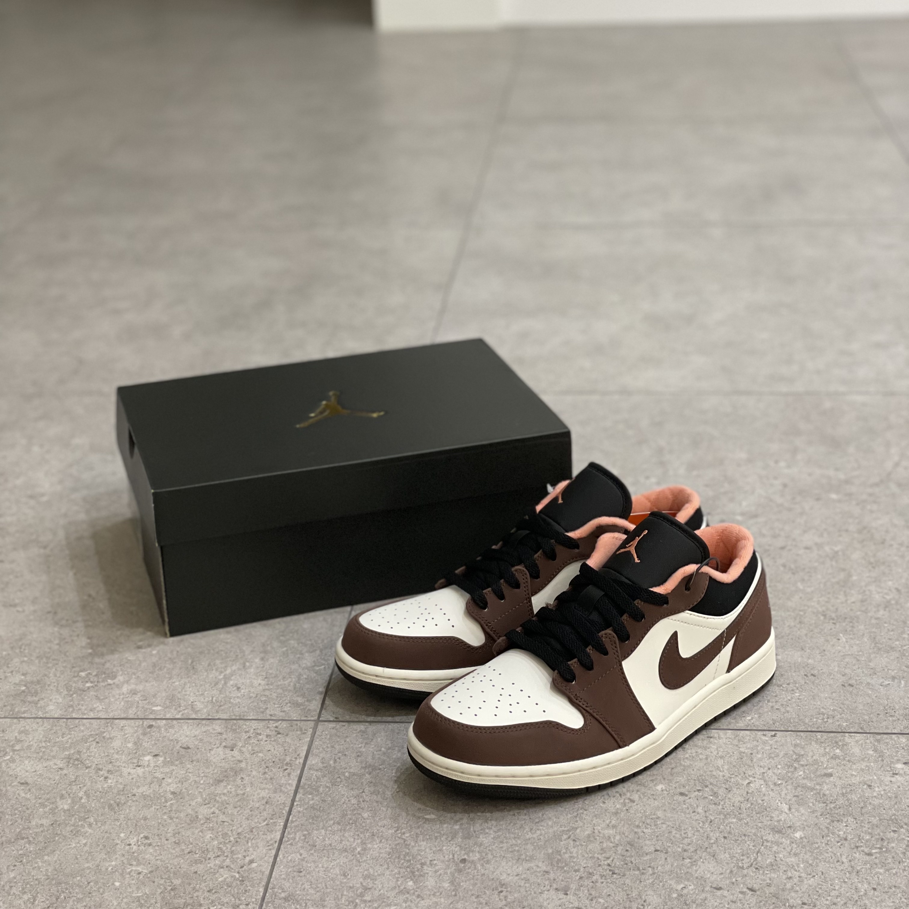 Jordan 1 Low SE Chocolate Bliss 착용 스타일