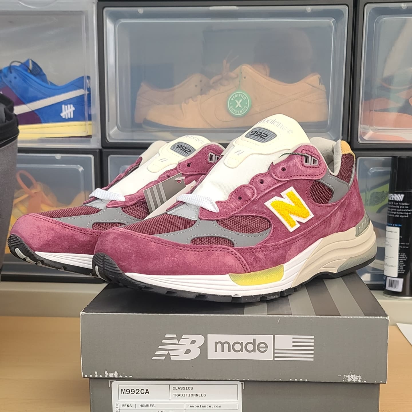 New Balance 992 Made in USA Burgundy Gold 착용 스타일