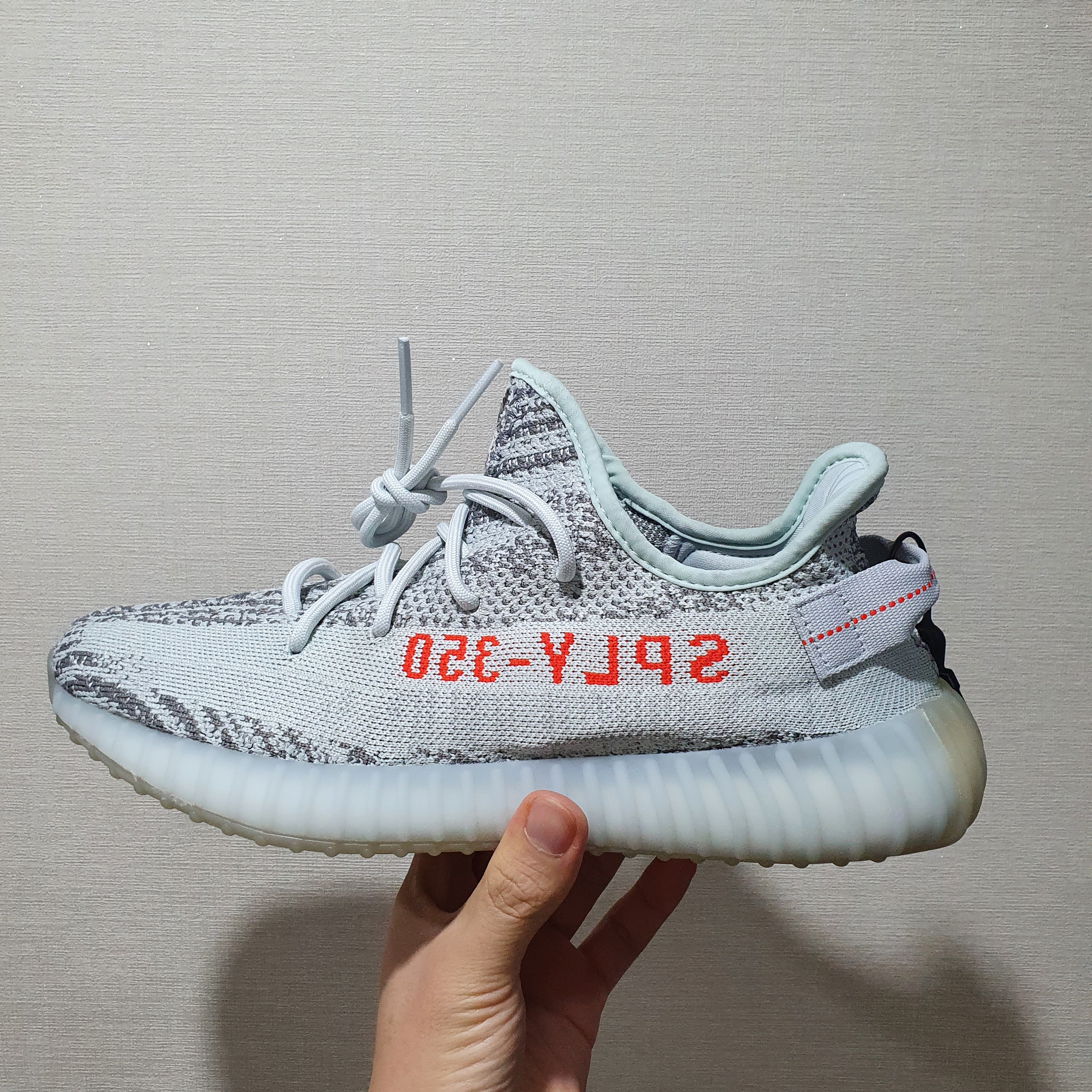 Adidas Yeezy Boost 350 V2 Blue Tint 2017 착용 스타일