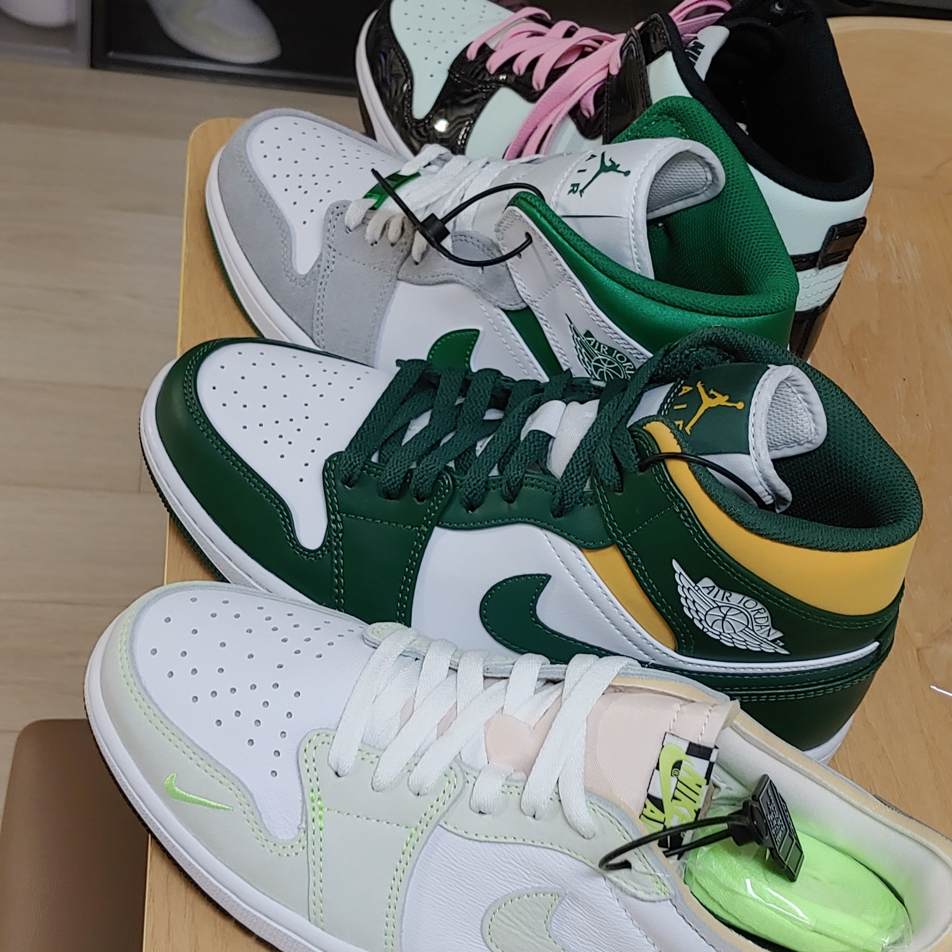Adidas Forum 84 High Collegiate Green Red, Jordan 1 Low OG Ghost Green 착용 스타일 - 5