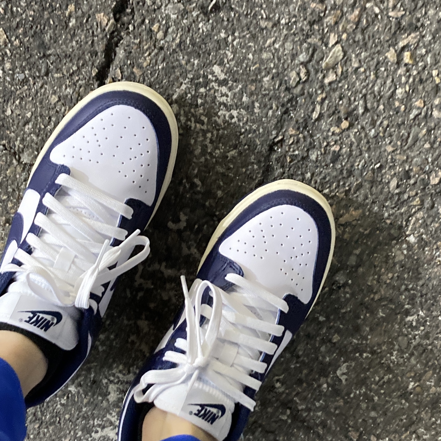 (W) Nike Dunk Low Vintage Midnight Navy 착용 스타일