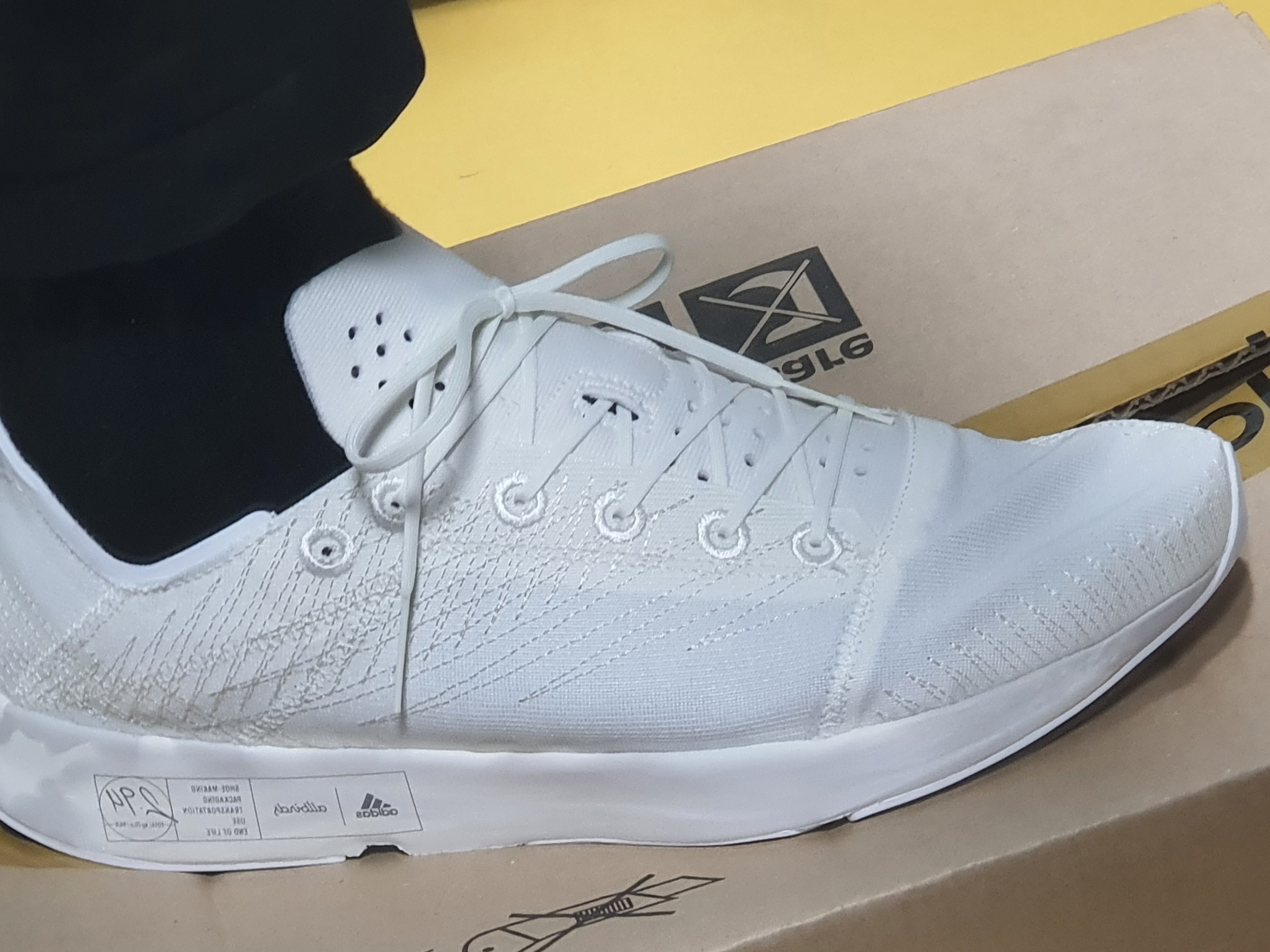 Adidas x Allbirds Futurecraft Footprint Non Dyed 착용 스타일 - 1