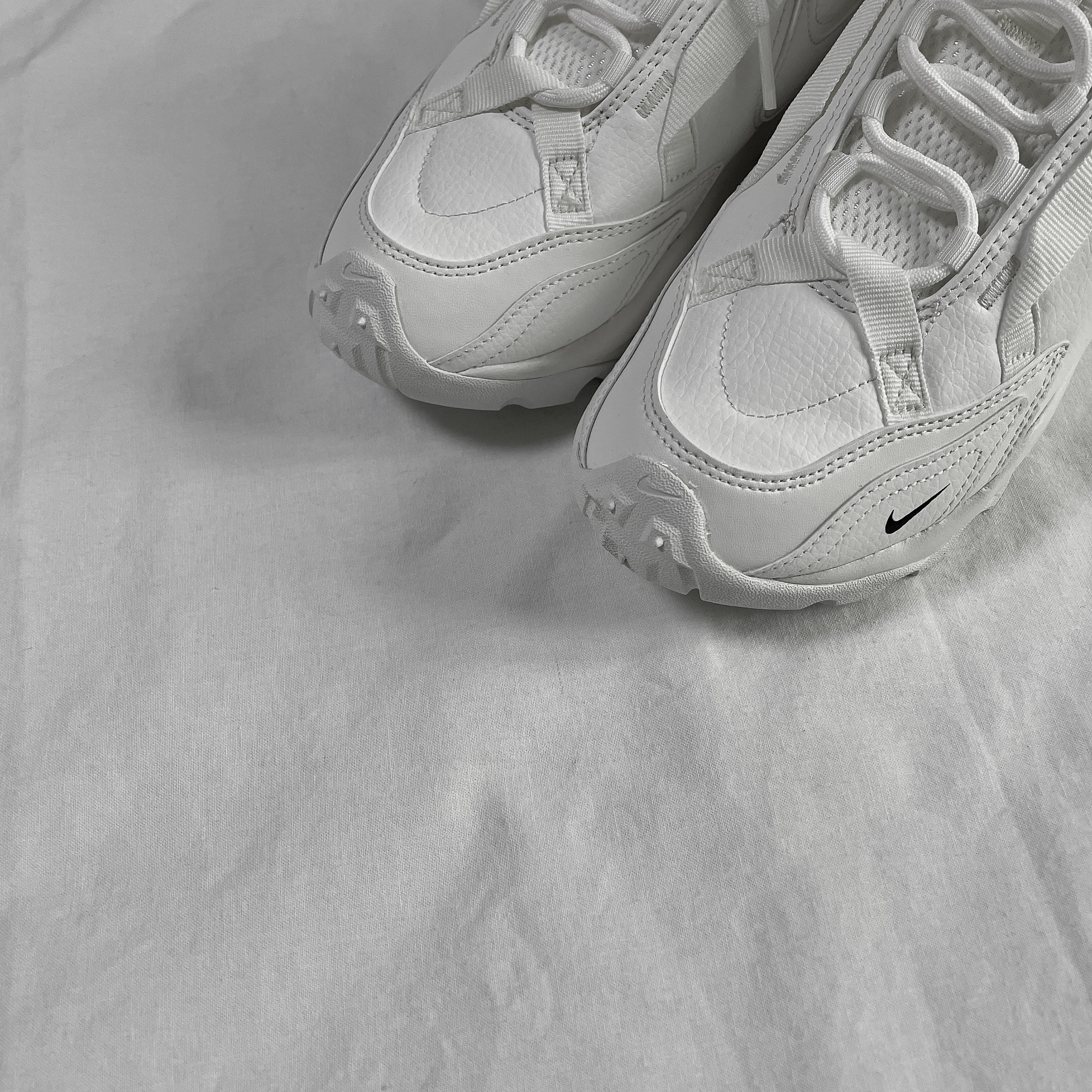 (W) Nike TC 7900 Summit White 착용 스타일 - 1