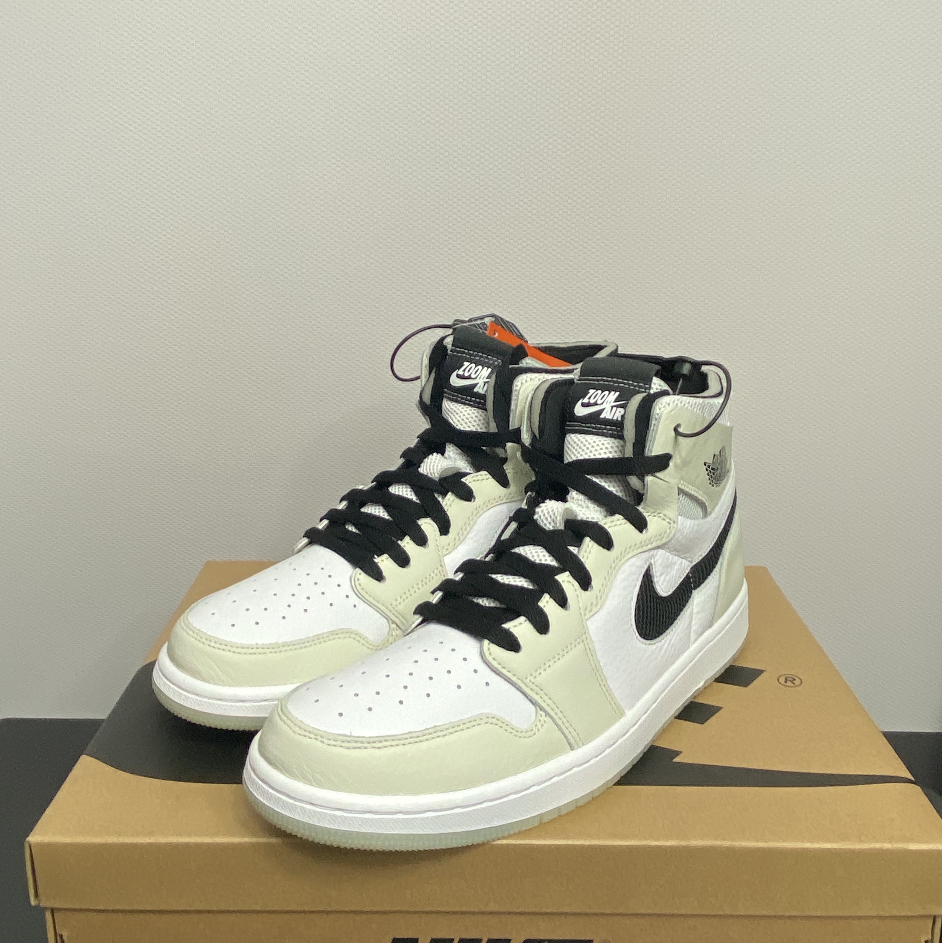 (W) Jordan 1 Zoom Air CMFT Light Bone 착용 스타일