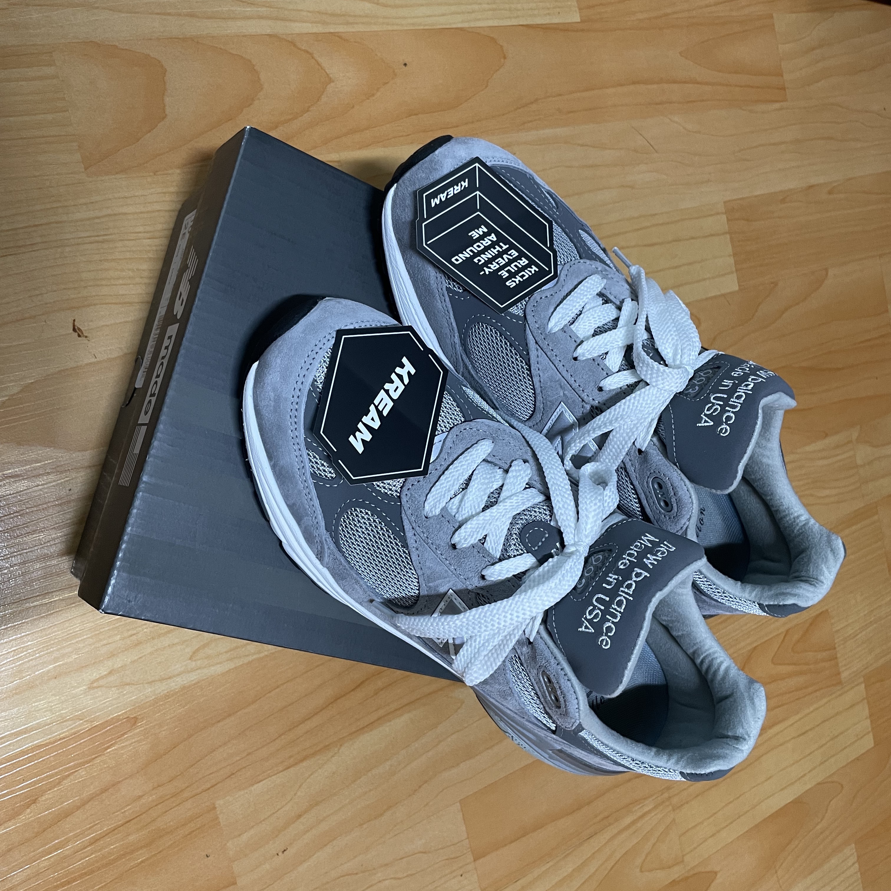 New Balance 993 Made in USA Grey - 2E Wide 착용 스타일 - 3
