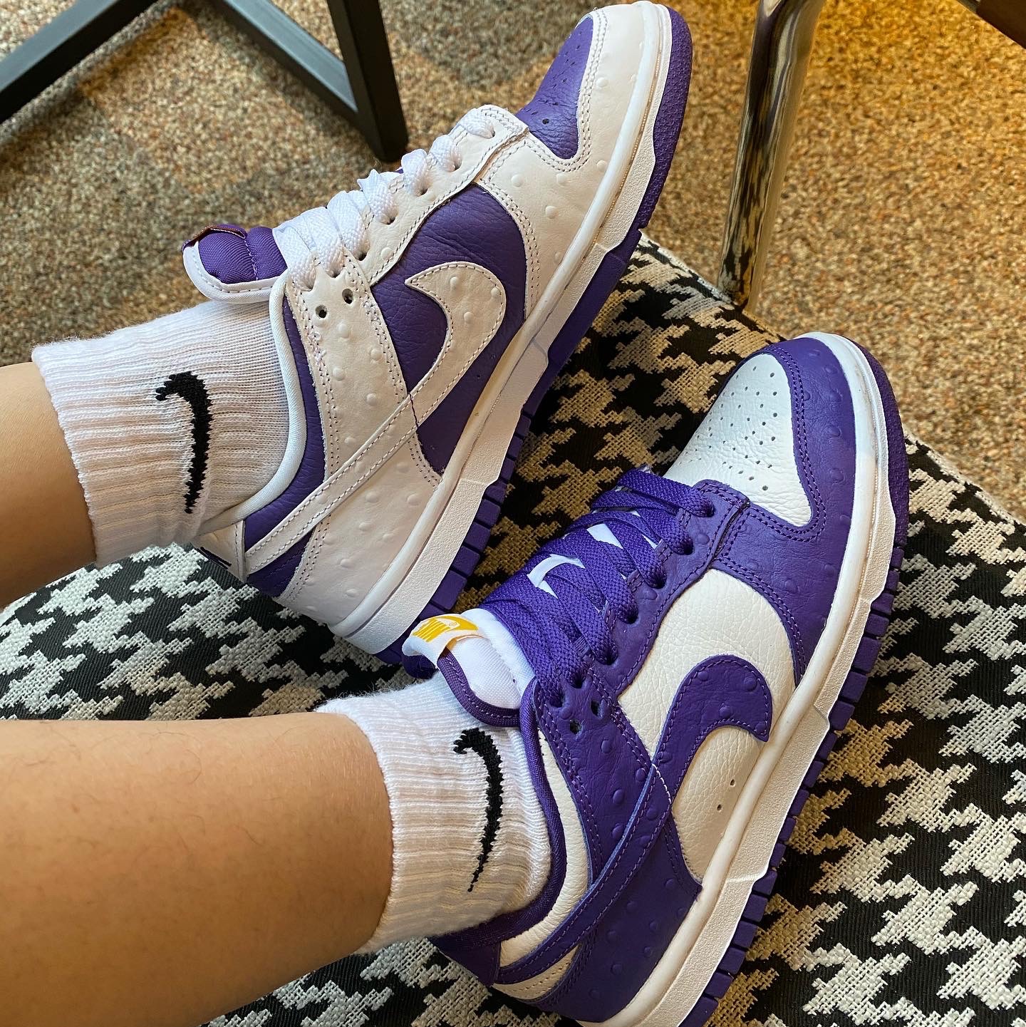 (W) Nike Dunk Low SE Flip 착용 스타일 - 1