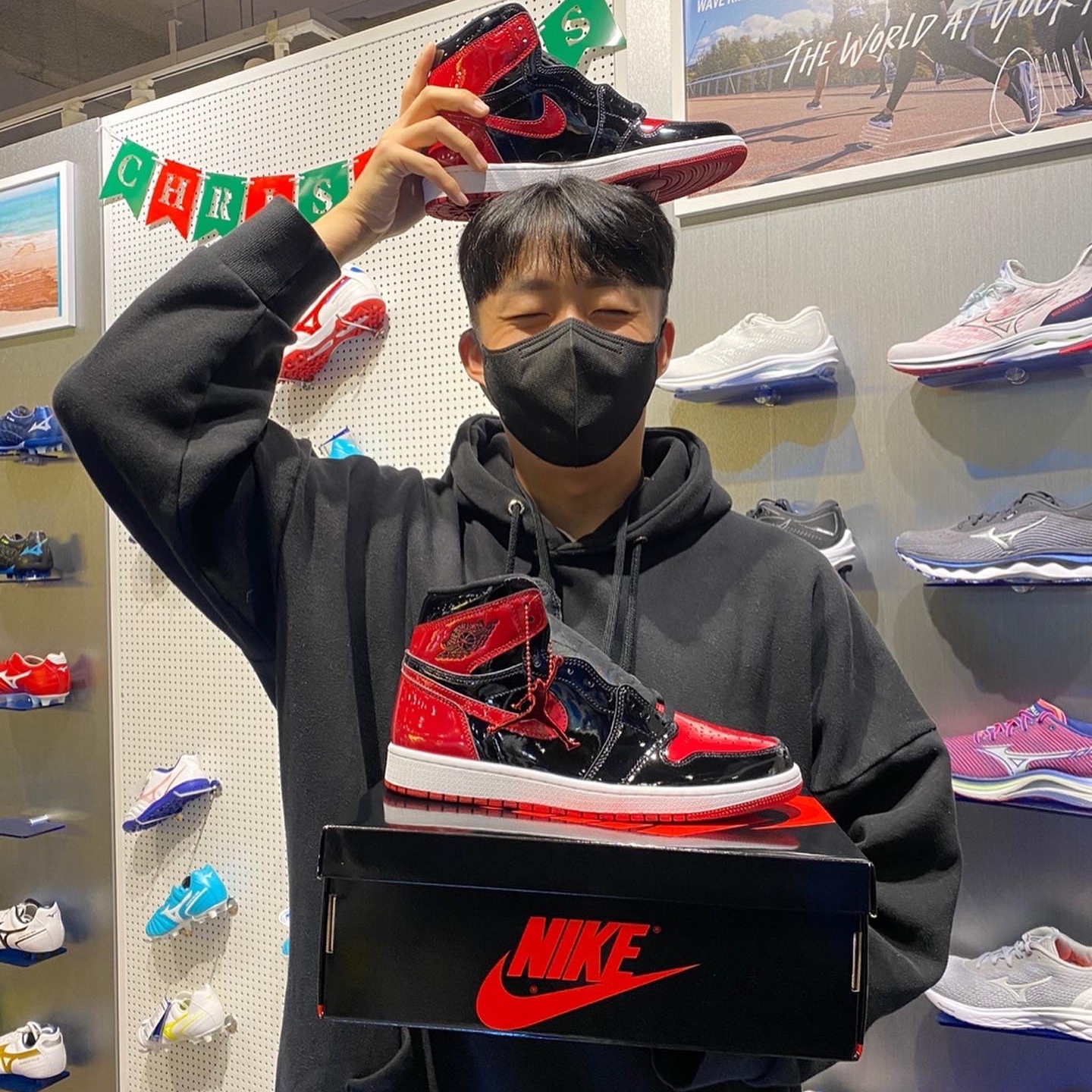 Jordan 1 Retro High OG Patent Bred 착용 스타일 - 1