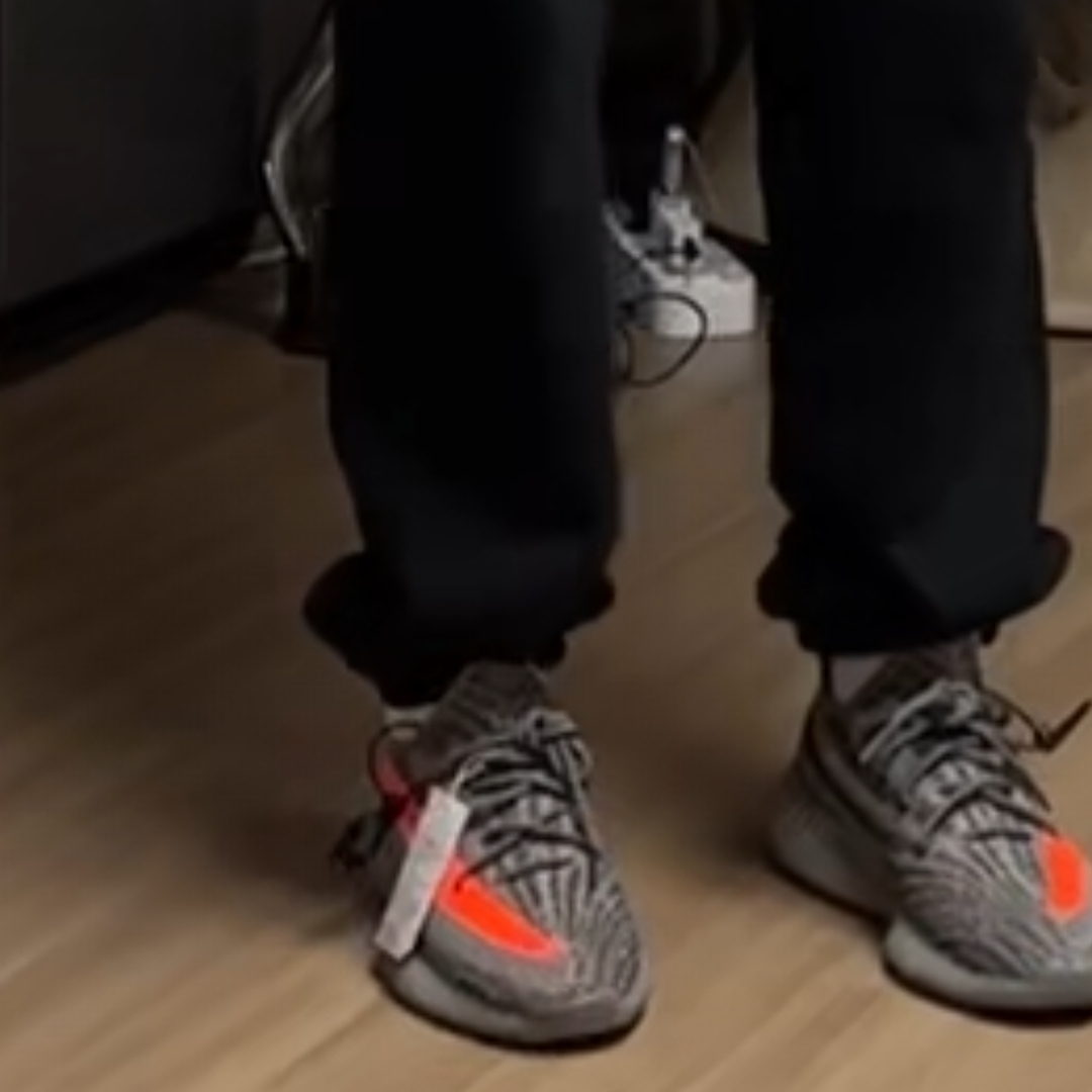 Adidas Yeezy Boost 350 V2 Beluga - Reflective 착용 스타일 - 2