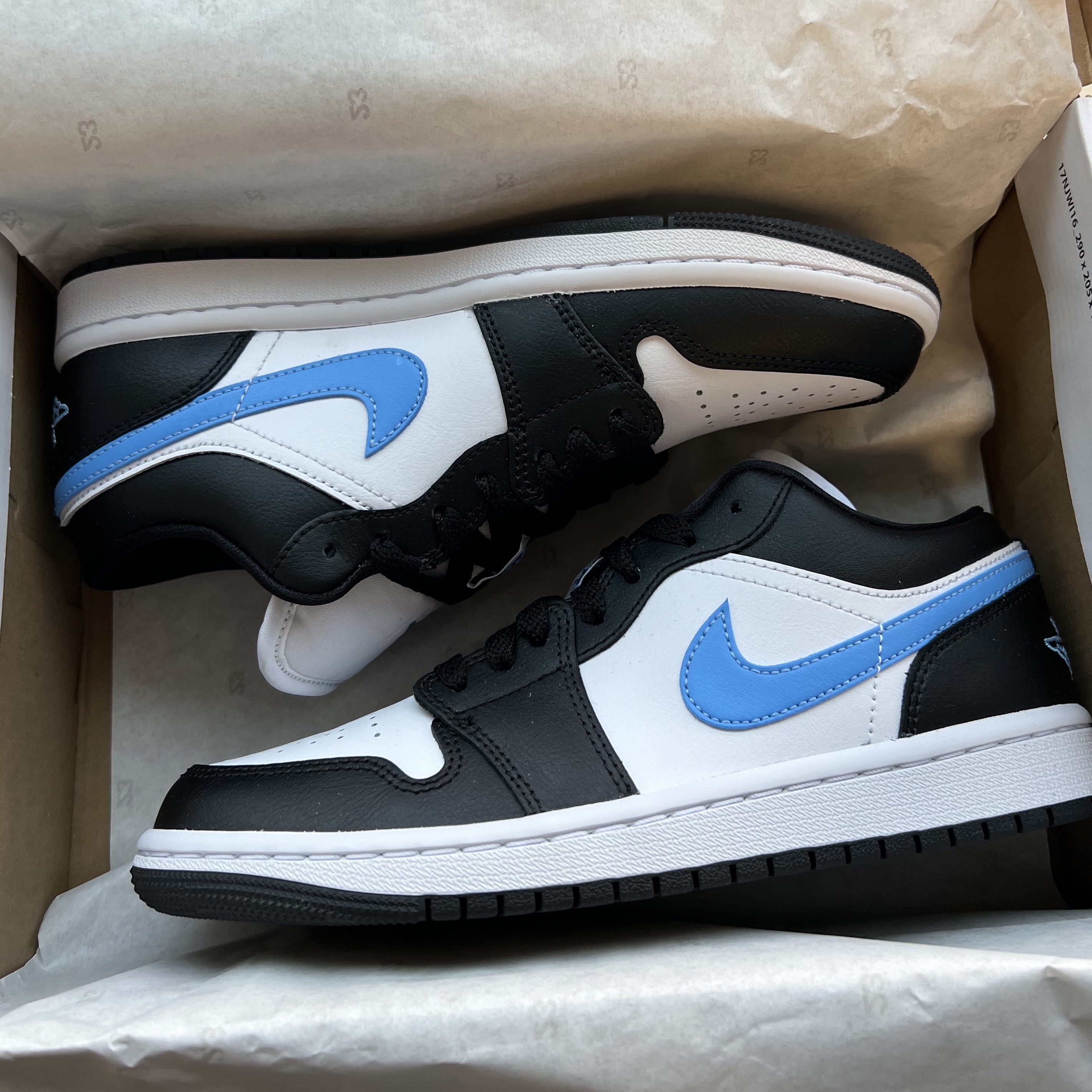 (W) Jordan 1 Low Black University Blue 착용 스타일