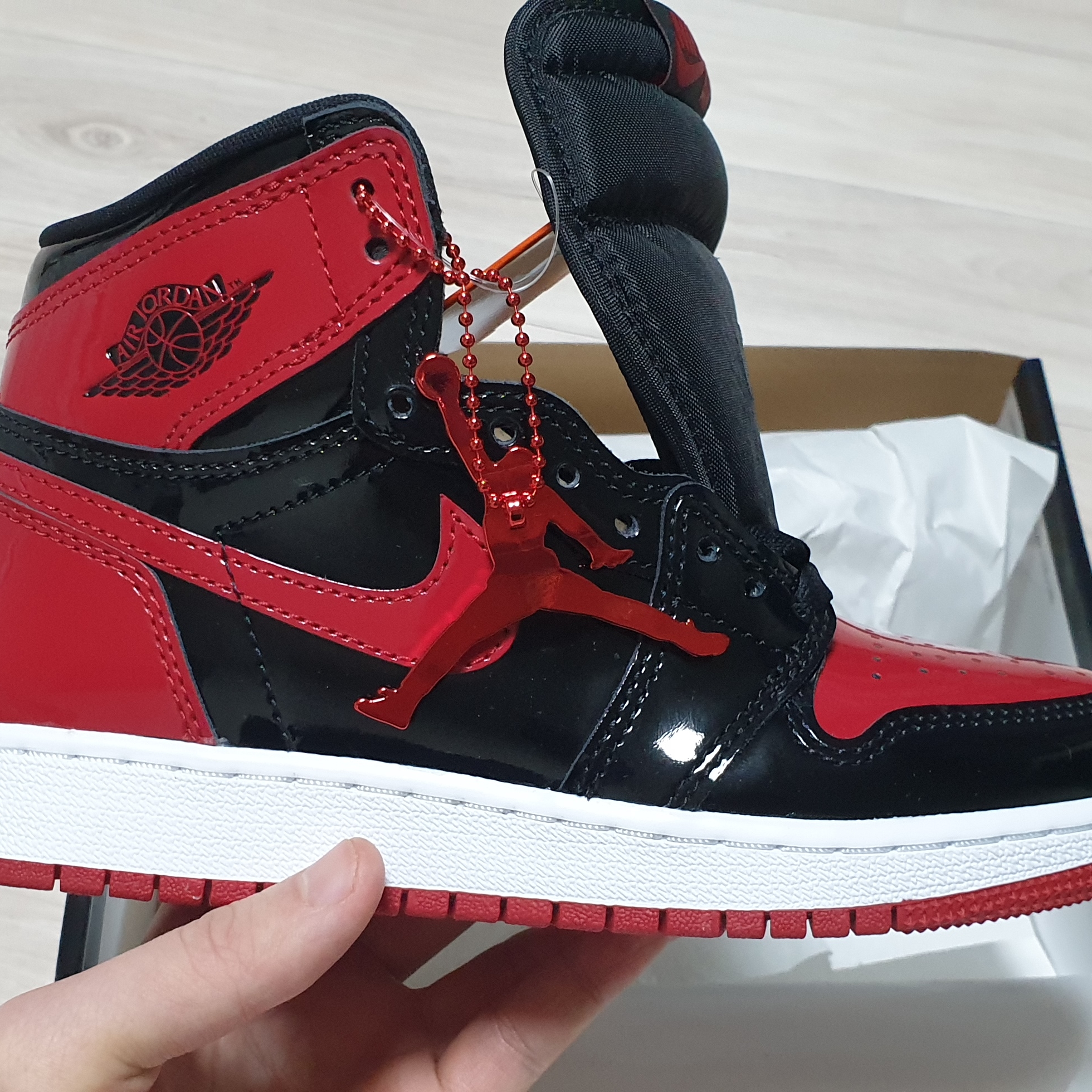 (GS) Jordan 1 Retro High OG Patent Bred 착용 스타일 - 1