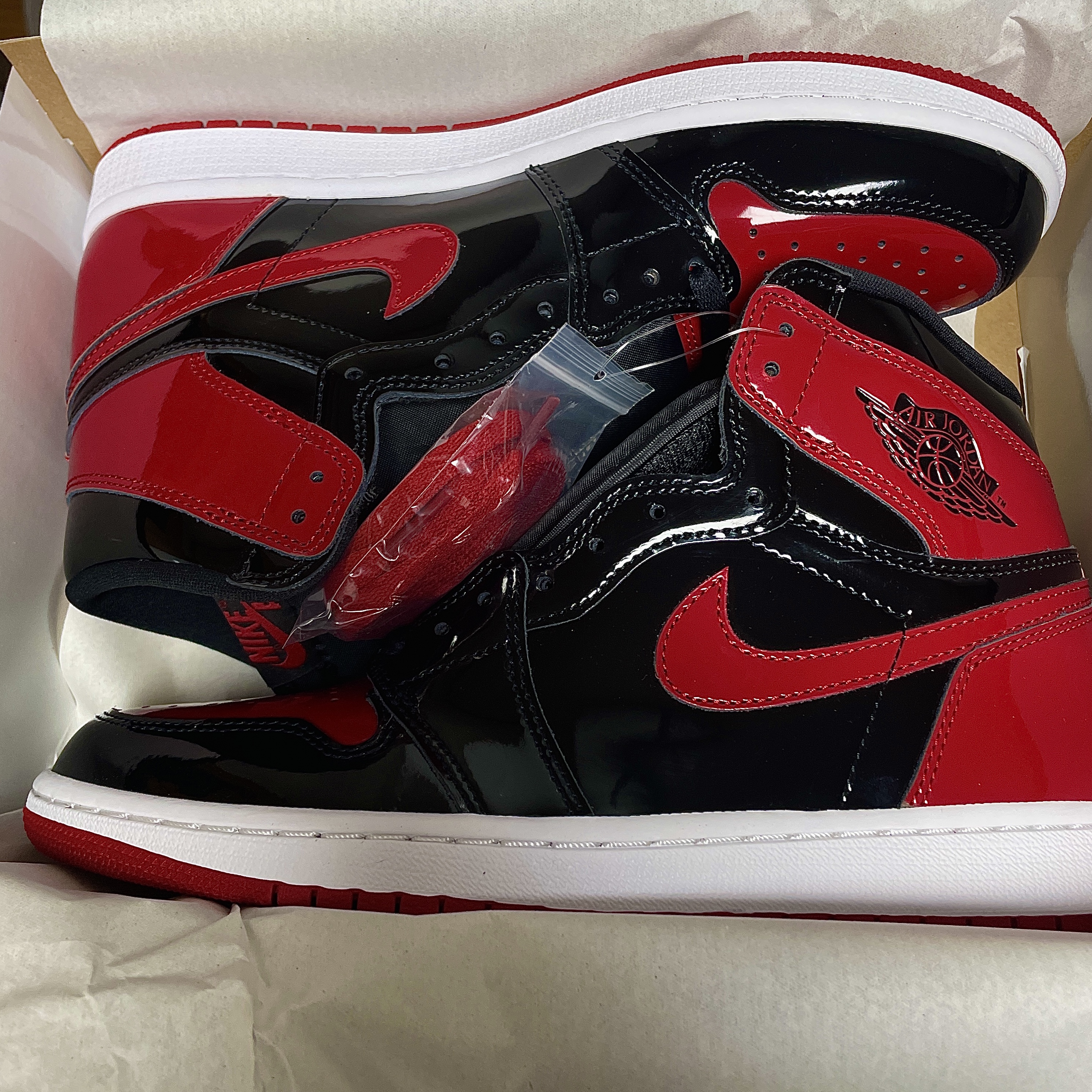 Jordan 1 Retro High OG Patent Bred 착용 스타일