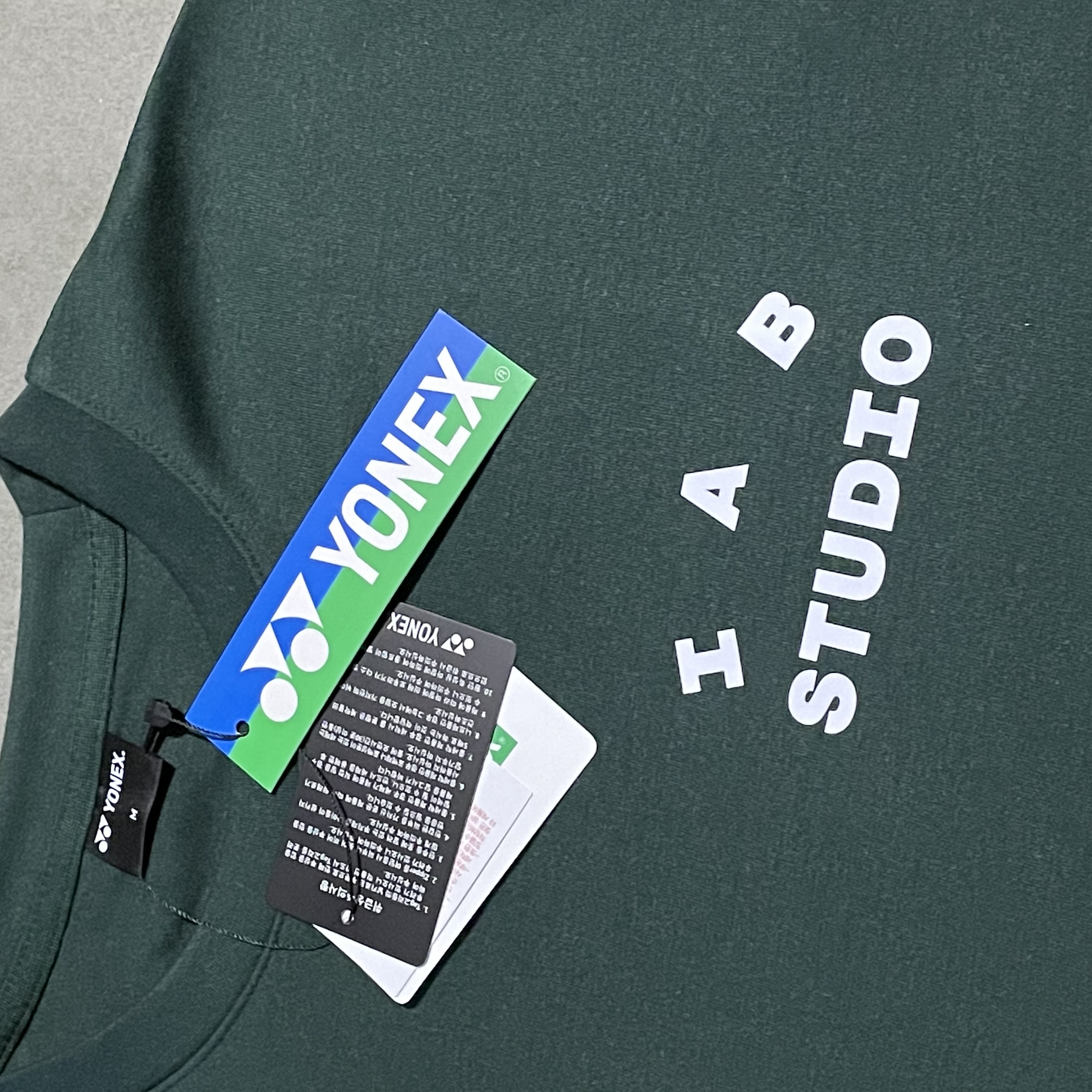 IAB Studio x Yonex T-Shirt Green 착용 스타일