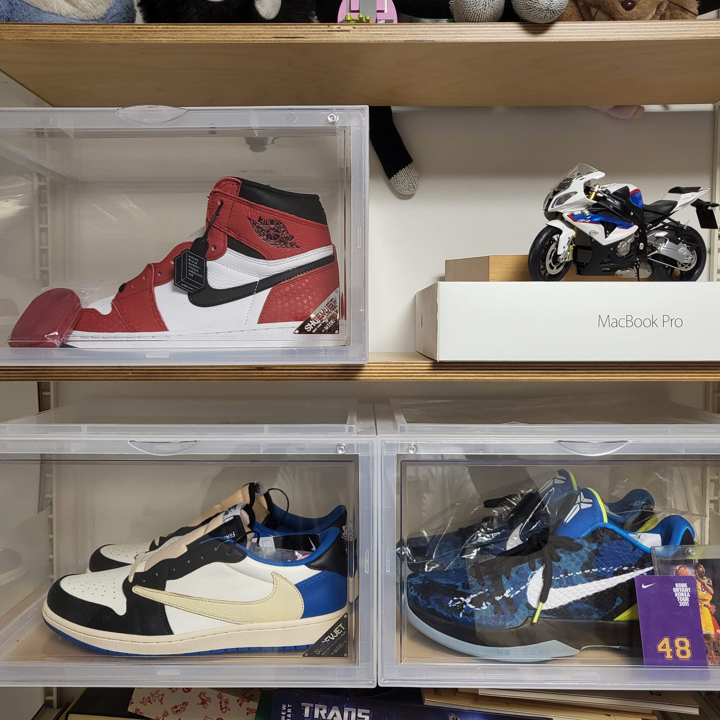 Jordan 1 Retro High Spider-Man Origin Story, Jordan 1 x Travis Scott x Fragment Retro Low OG SP Military Blue 착용 스타일