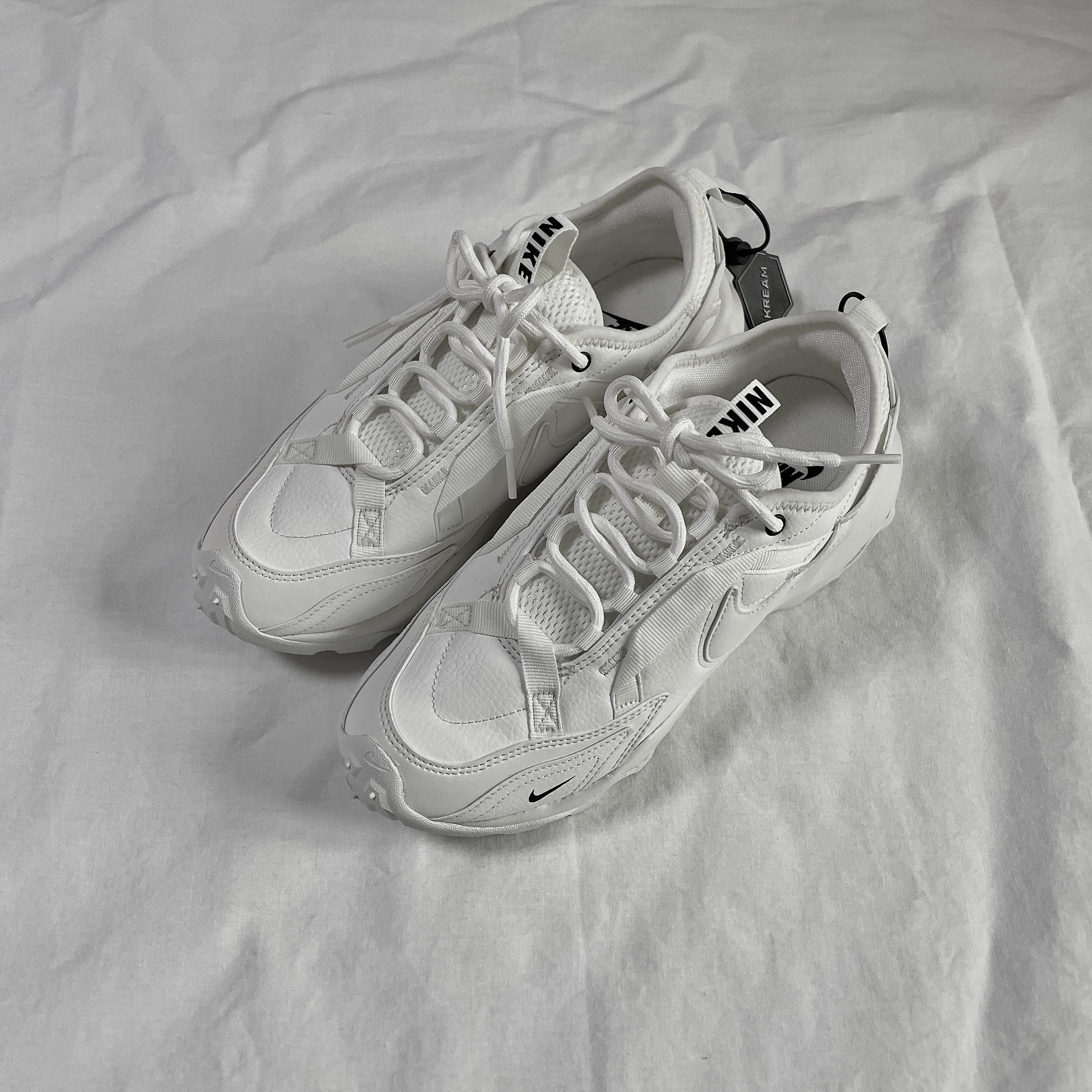 (W) Nike TC 7900 Summit White 착용 스타일 - 3
