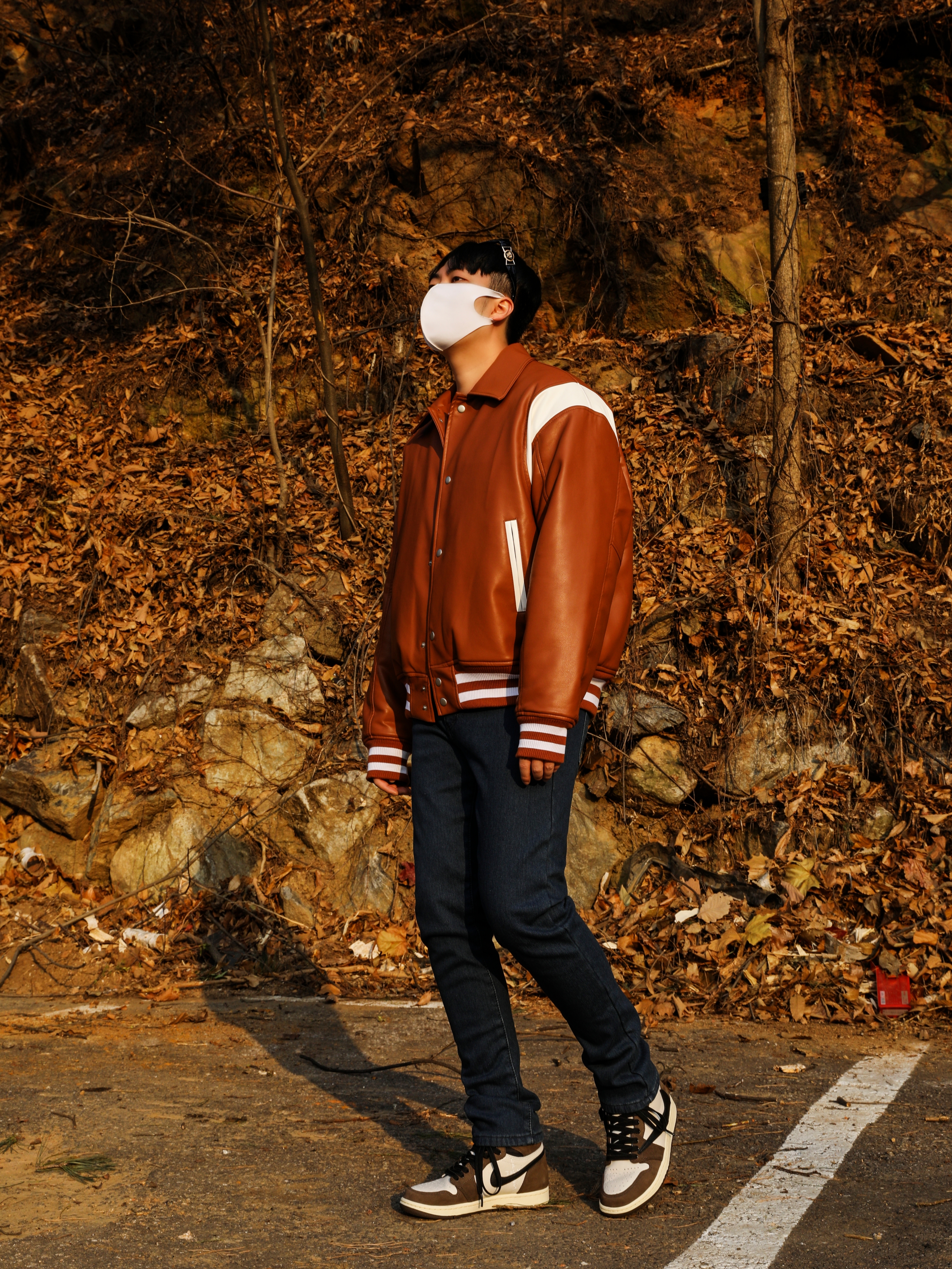 Jordan 1 x Travis Scott Retro High OG SP Mocha 착용 스타일 - 1