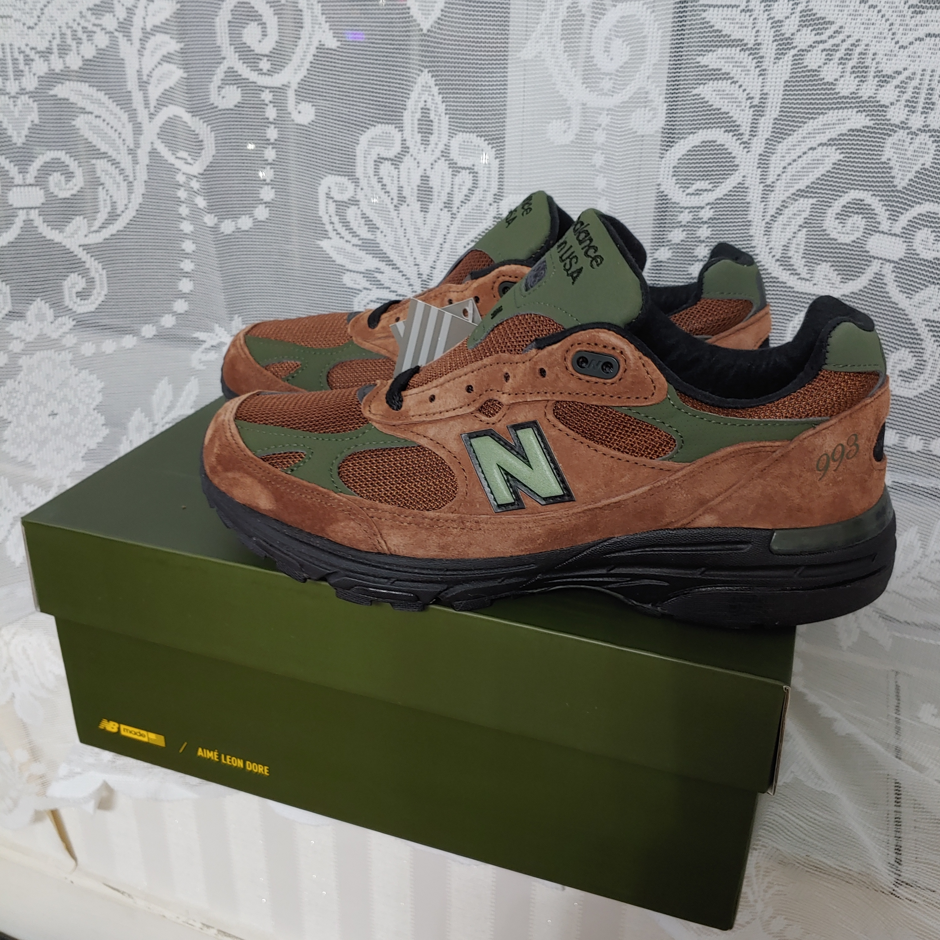 New Balance x Aime Leon Dore 993 Made in USA Brown 착용 스타일 - 1