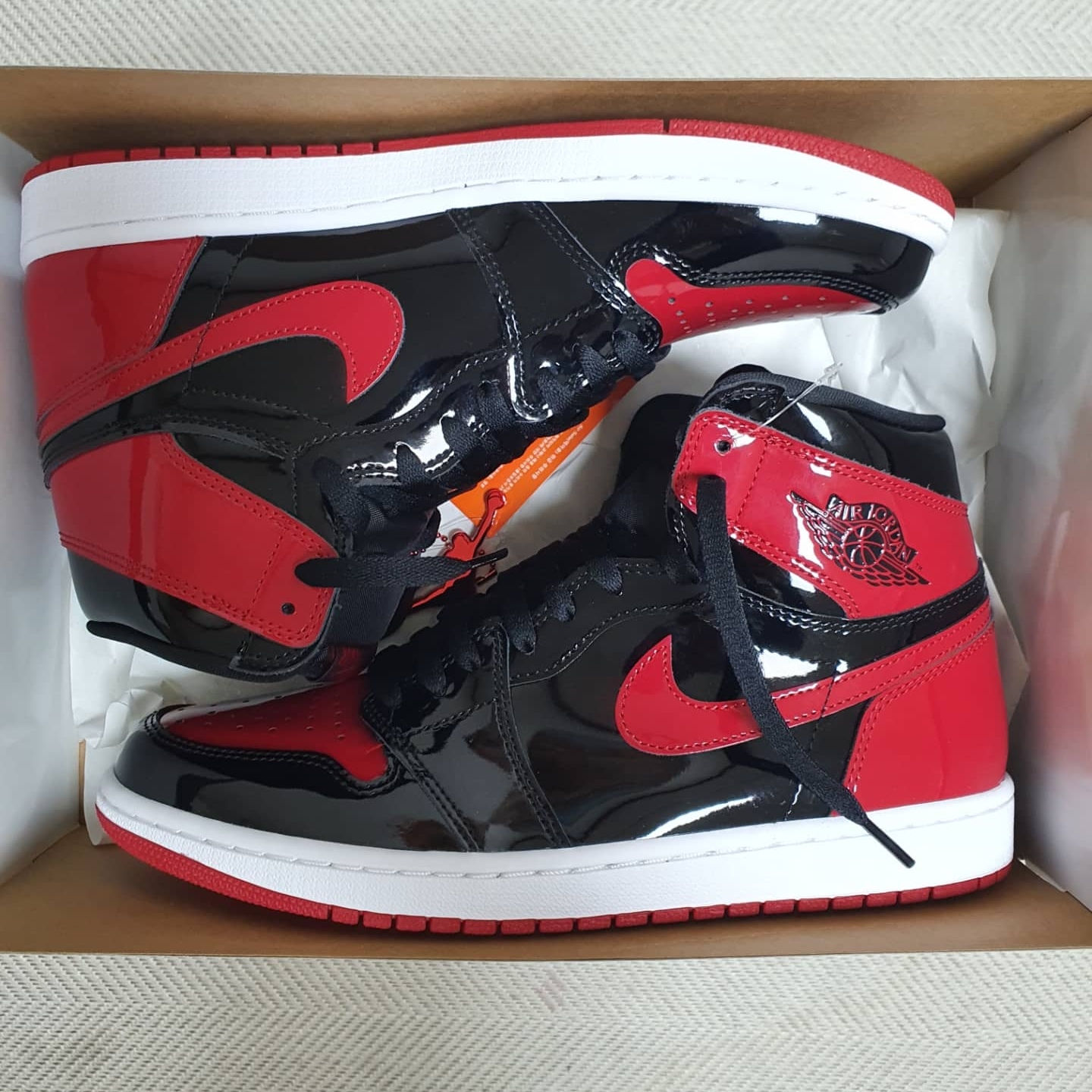 Jordan 1 Retro High OG Patent Bred 착용 스타일 - 3