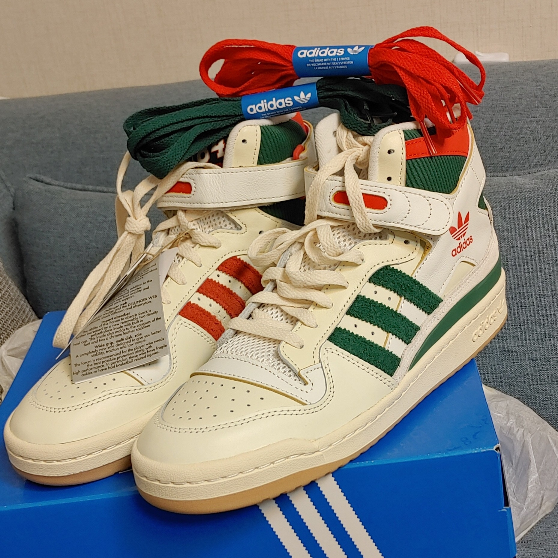 Adidas Forum 84 High Collegiate Green Red, Jordan 1 Low OG Ghost Green 착용 스타일 - 1