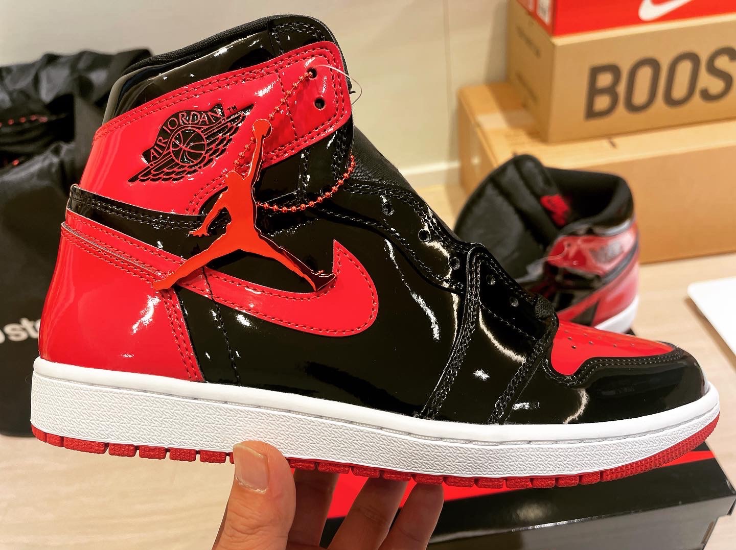 Jordan 1 Retro High OG Patent Bred 착용 스타일 - 2
