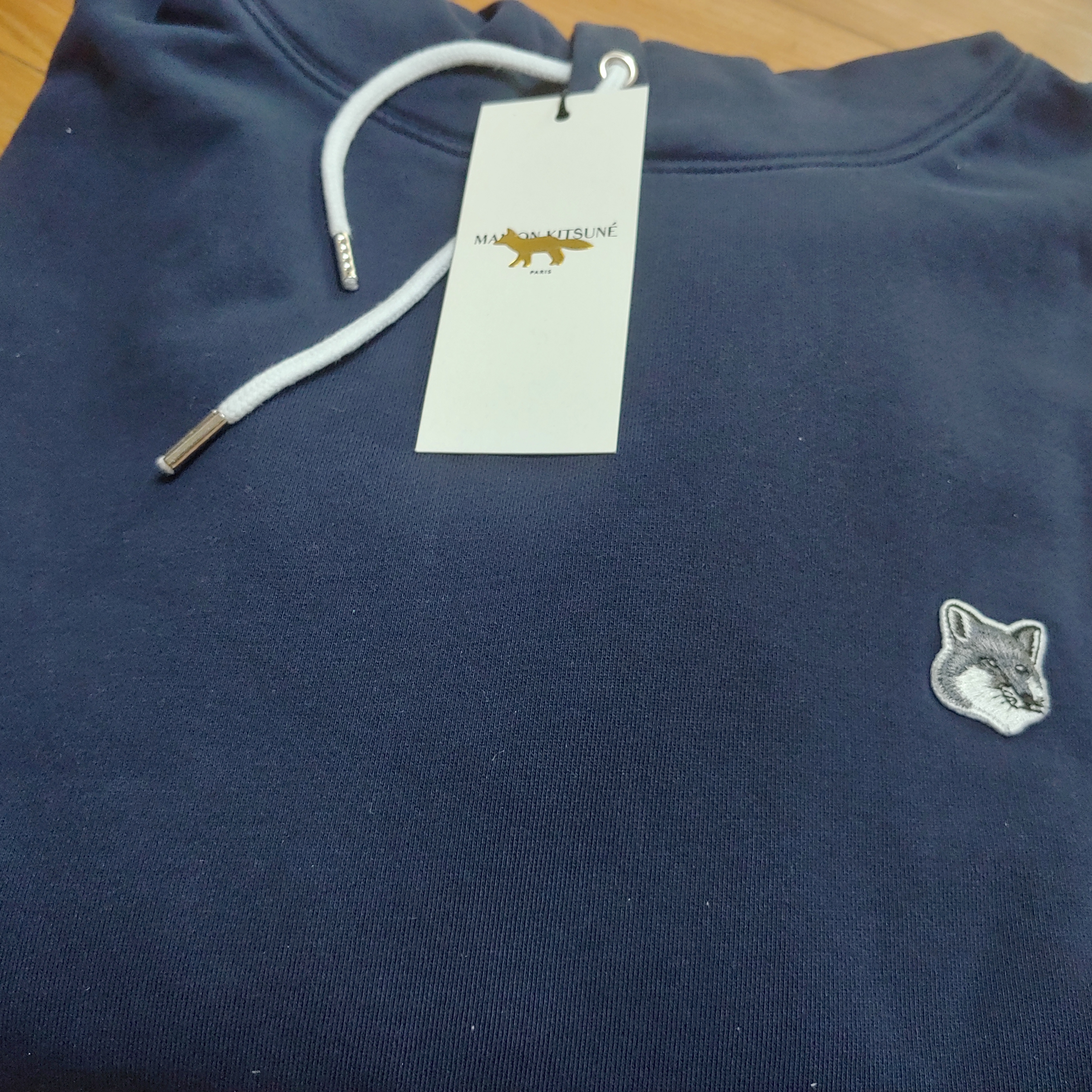Maison Kitsune Grey Fox Head Patch Classic Hoodie Navy 착용 스타일 - 2
