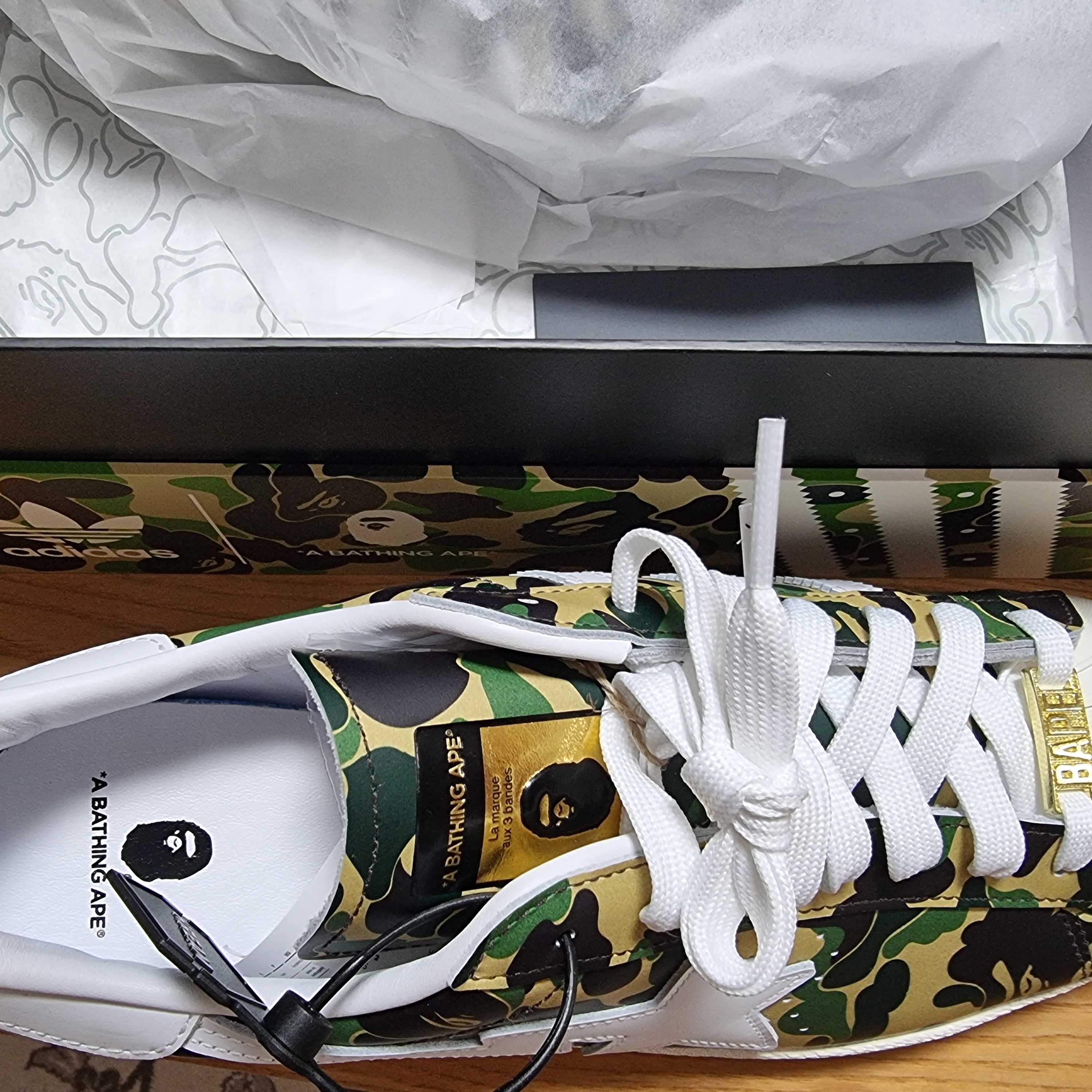 Adidas x BAPE Superstar 80s Green Camo 착용 스타일 - 3