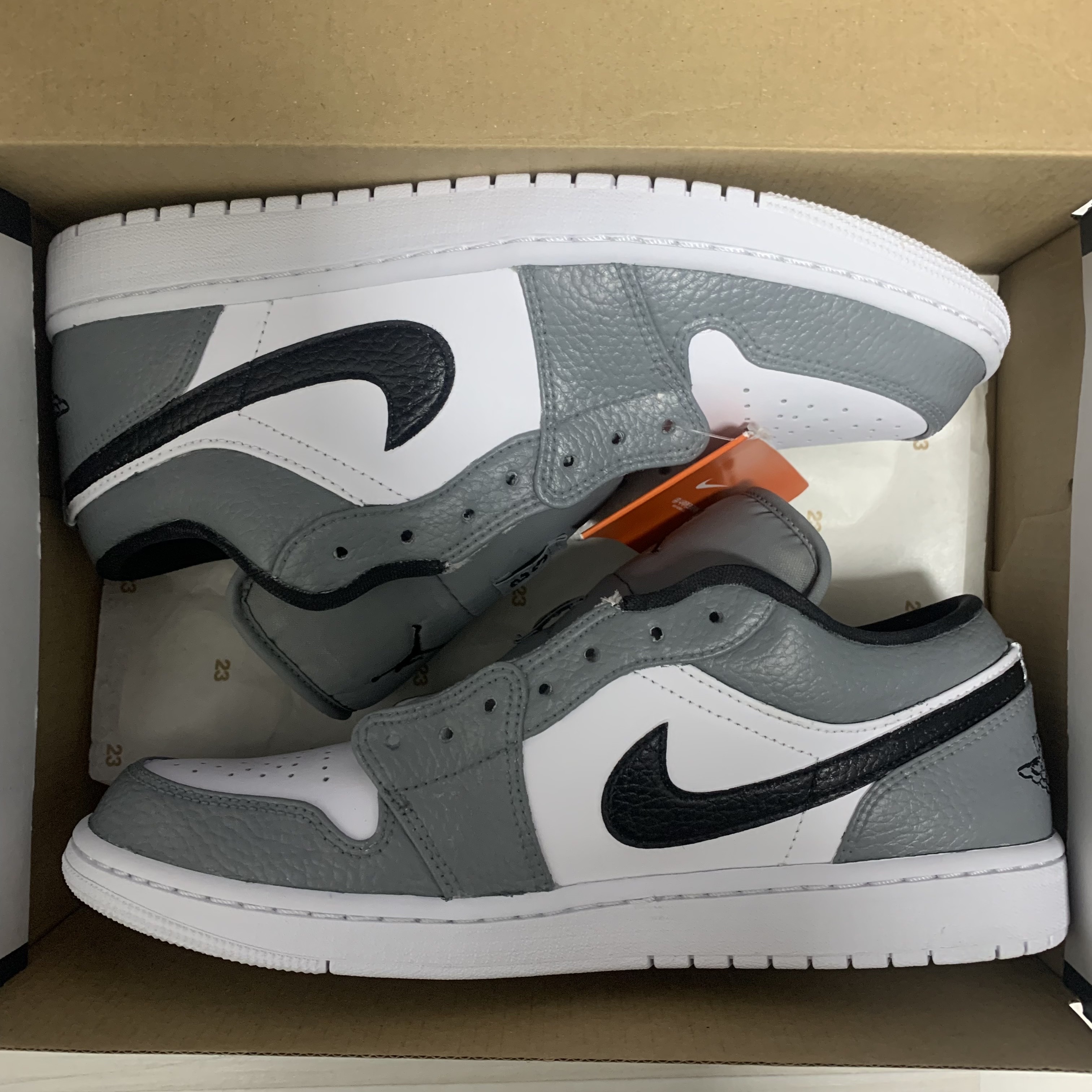 Jordan 1 Low Triple White Tumbled Leather 2020 착용 스타일