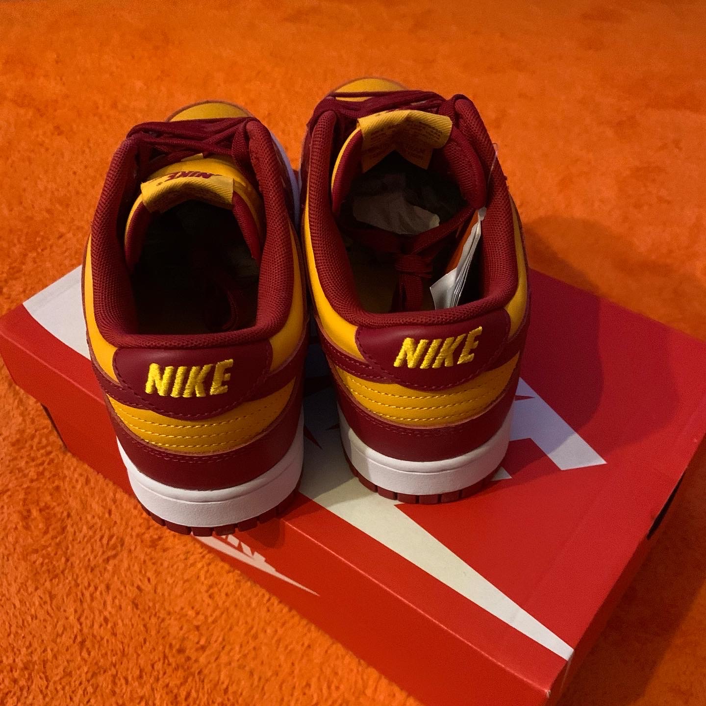 Nike Dunk Low Retro Championship Gold 착용 스타일 - 5