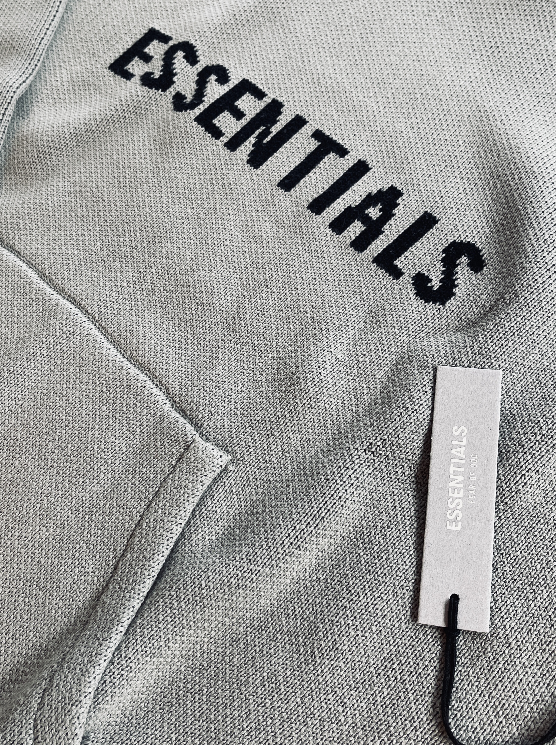 Essentials Knit Pullover Hoodie Pistachio - 21FW, Essentials Pull-Over Hoodie Pistachio - 21FW 착용 스타일 - 1