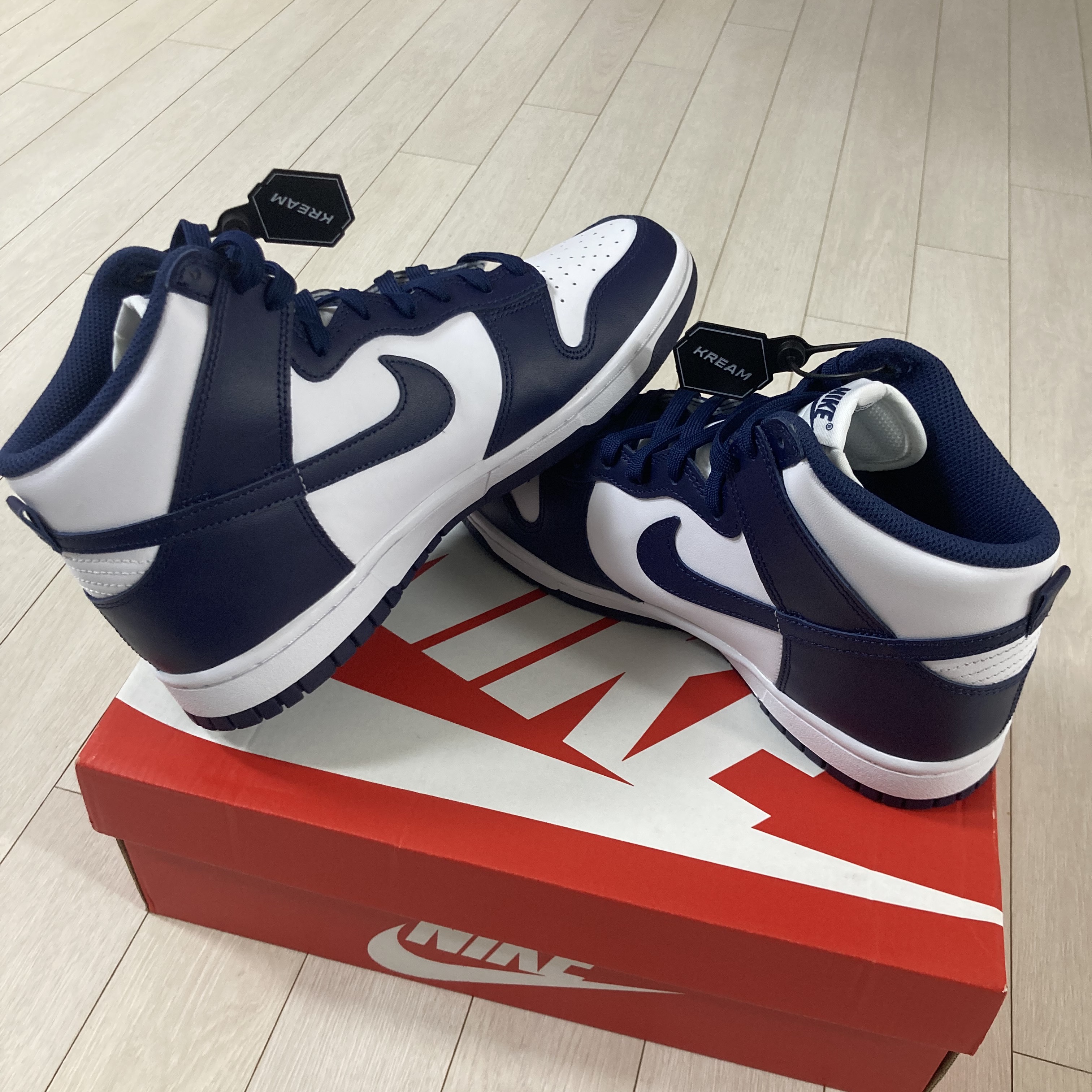 Nike Dunk High Retro Championship Navy 착용 스타일 - 2