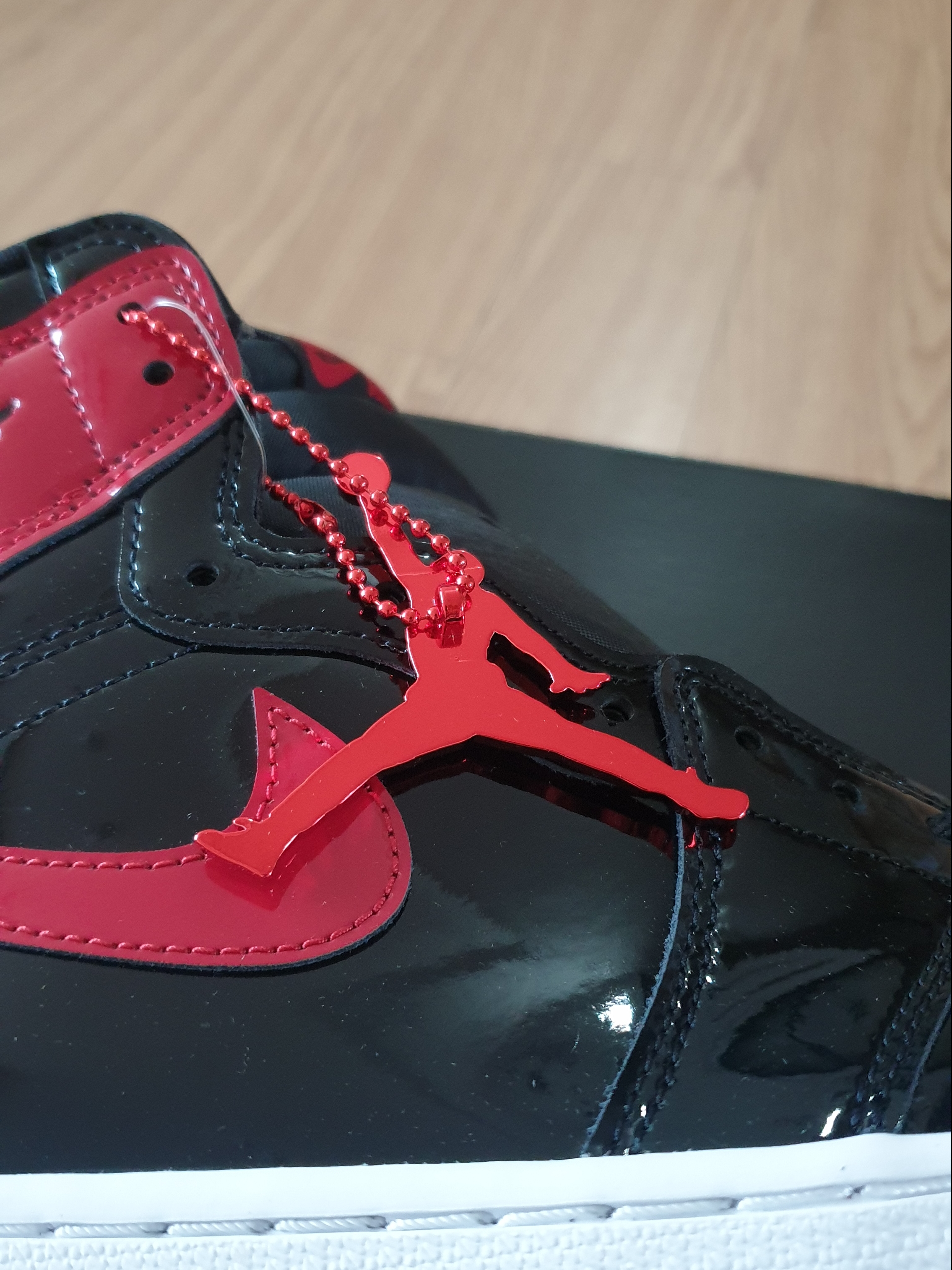 Jordan 1 Retro High OG Patent Bred 착용 스타일 - 3
