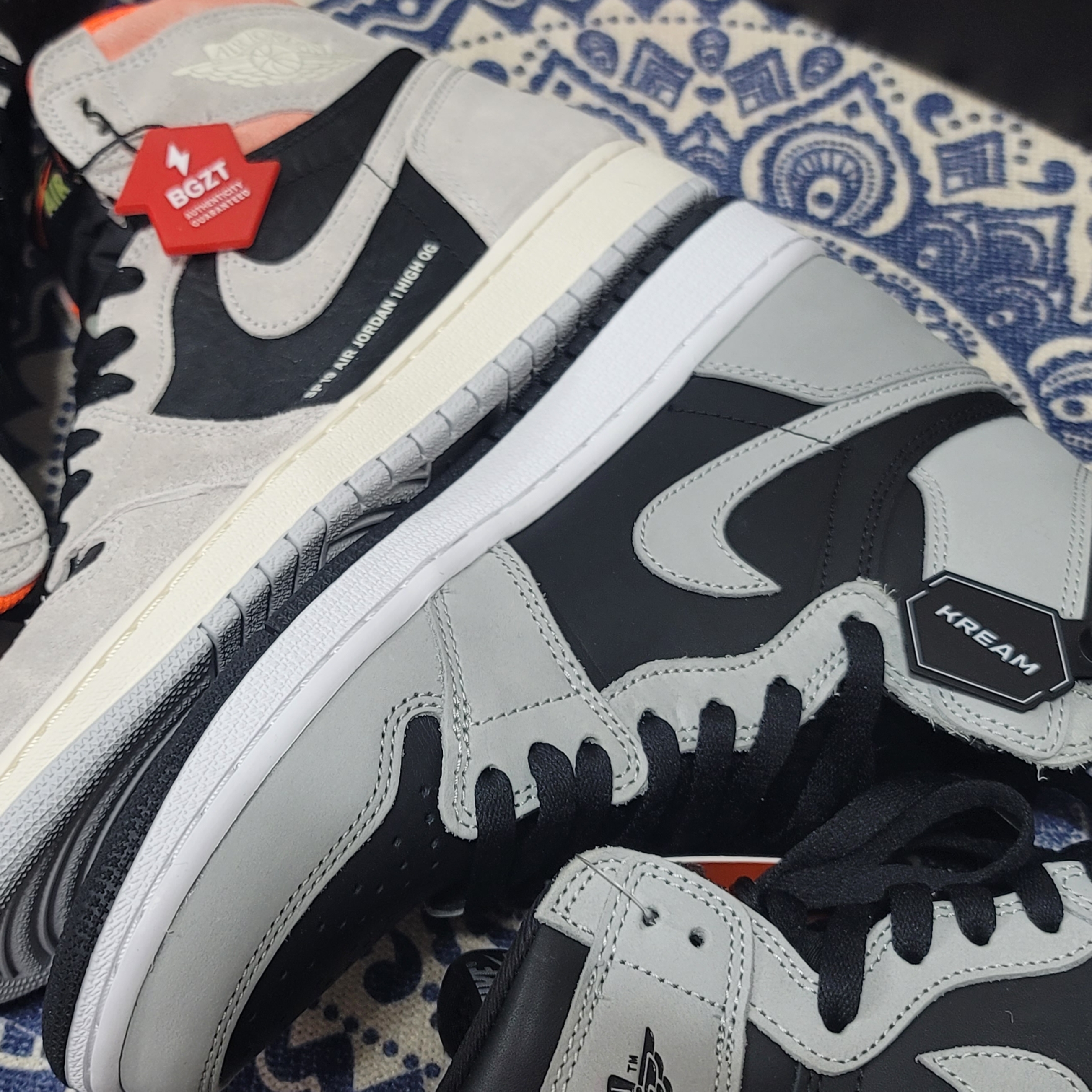 Jordan 1 Retro High Neutral Grey Hyper Crimson, Jordan 1 Retro High OG Shadow 2.0 착용 스타일 - 4