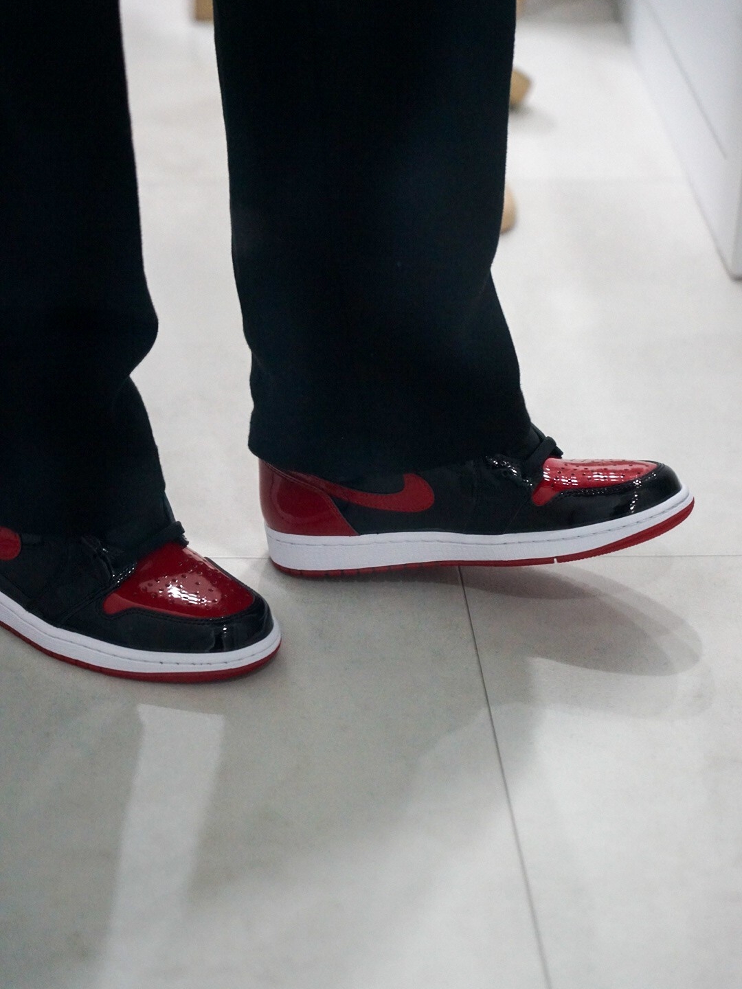 Jordan 1 Retro High OG Patent Bred 착용 스타일 - 2