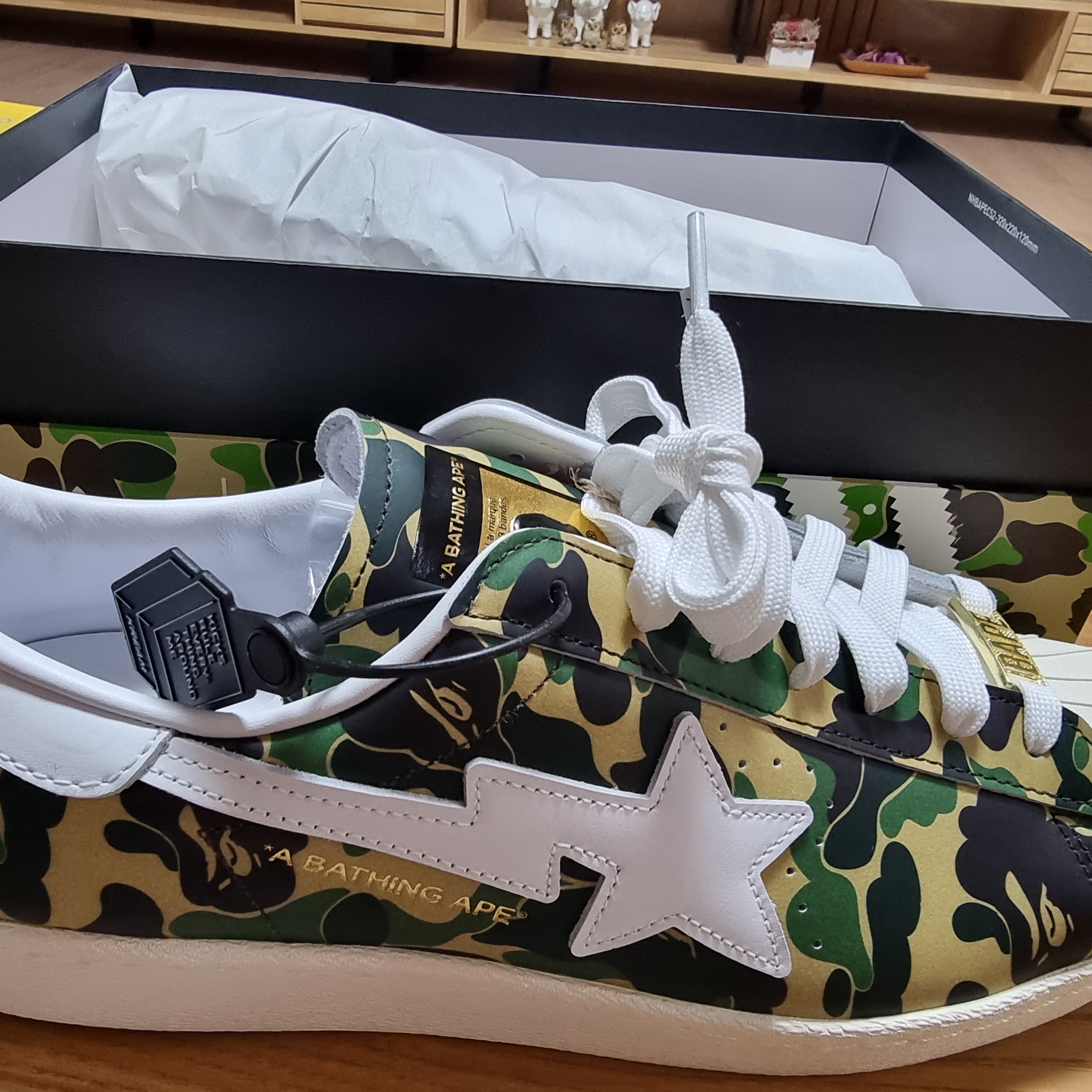 Adidas x BAPE Superstar 80s Green Camo 착용 스타일 - 2