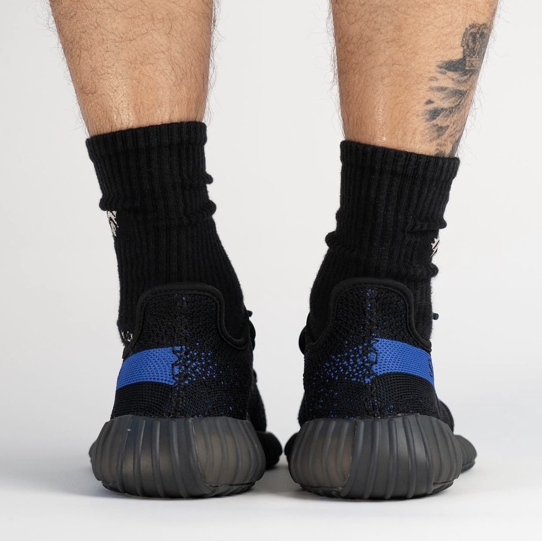 Adidas Yeezy Boost 350 V2 Dazzling Blue, (Kids) Adidas Yeezy Boost 350 V2 Dazzling Blue 착용 스타일 - 5